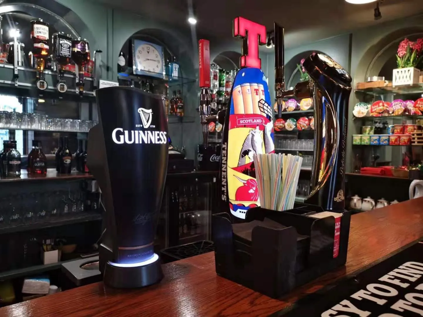 Lounge or bar in Dreadnought Hotel