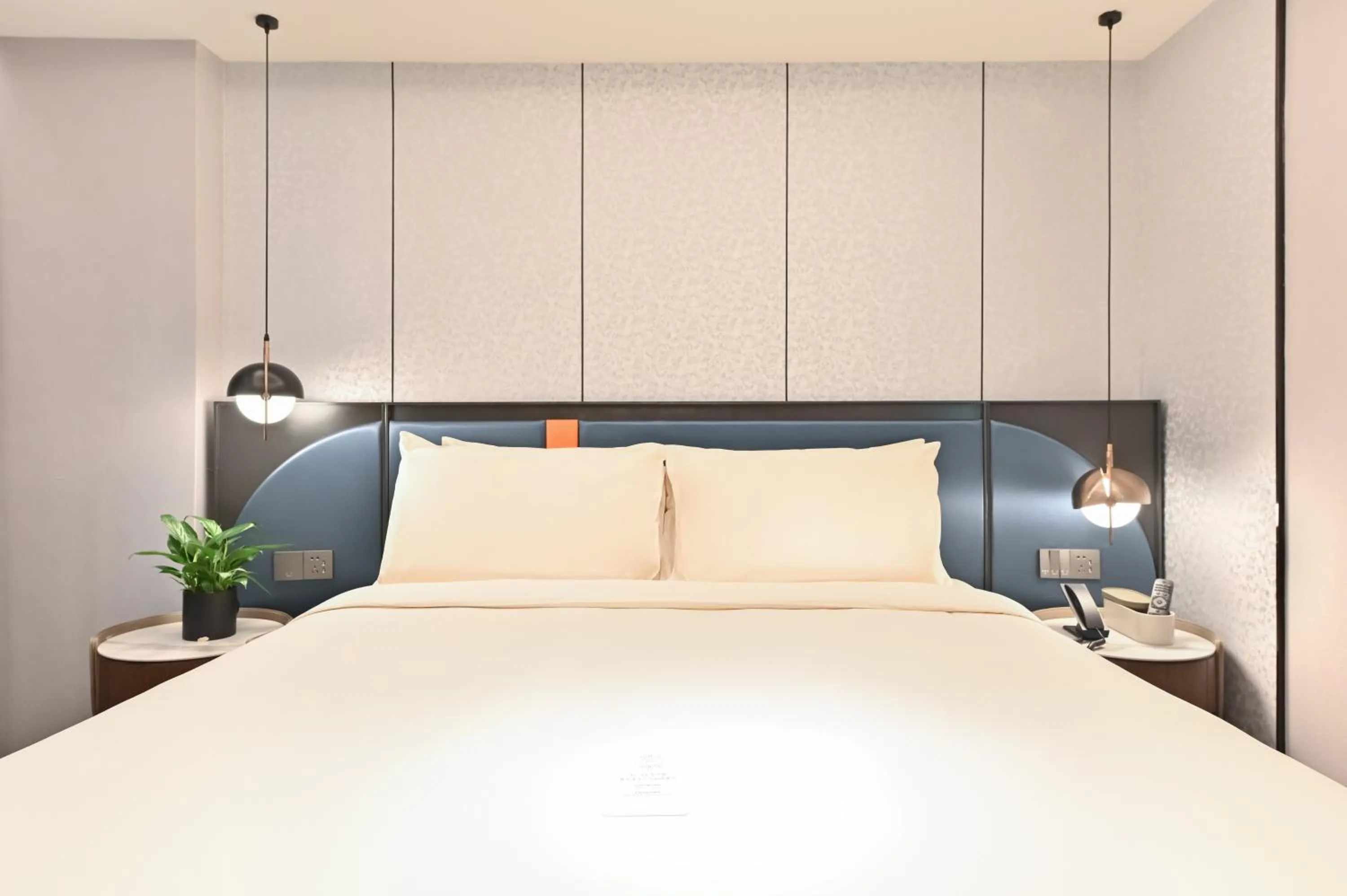 Bed in Atour X Hotel West Nanjing Road