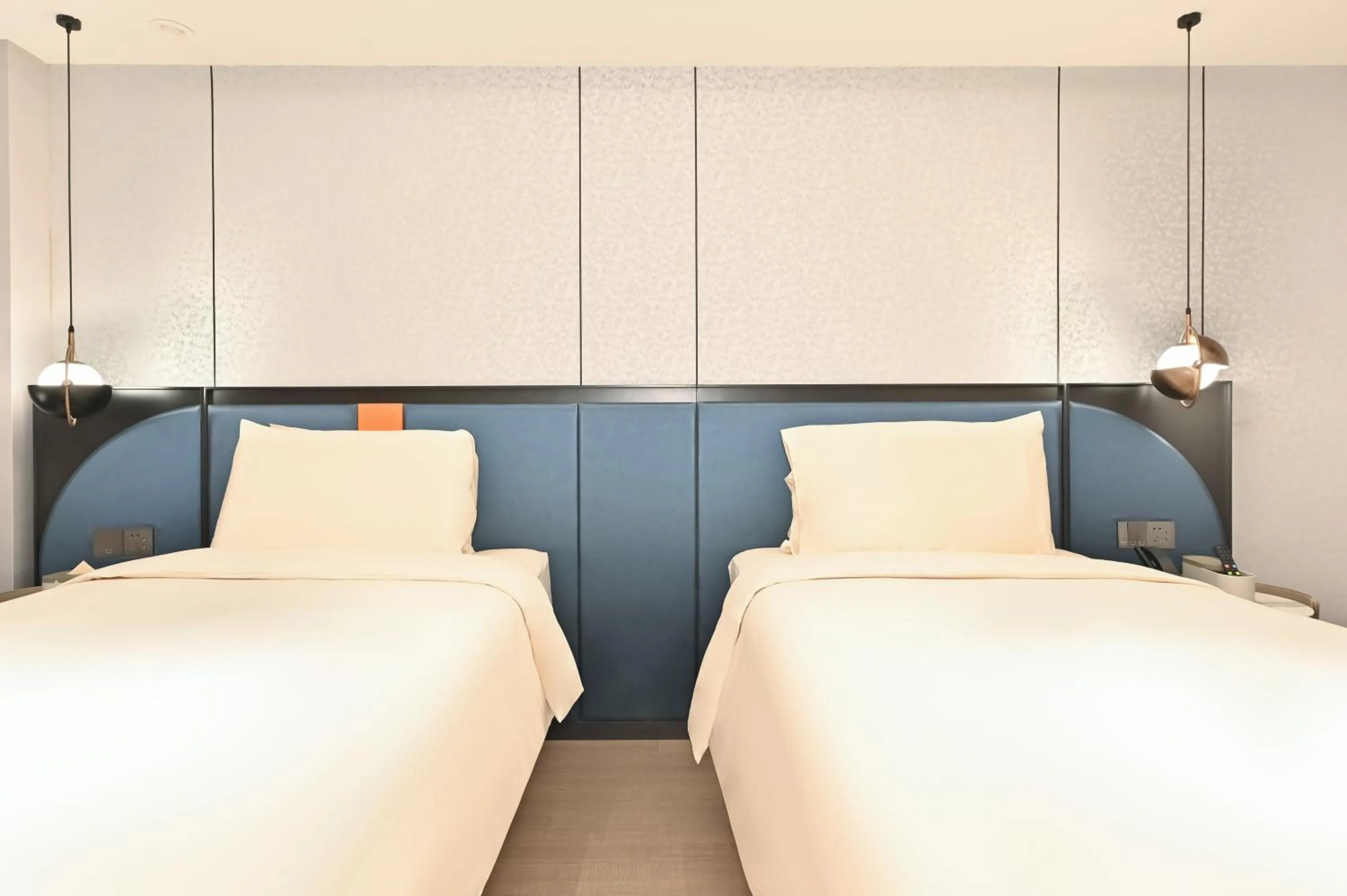 Bed in Atour X Hotel West Nanjing Road