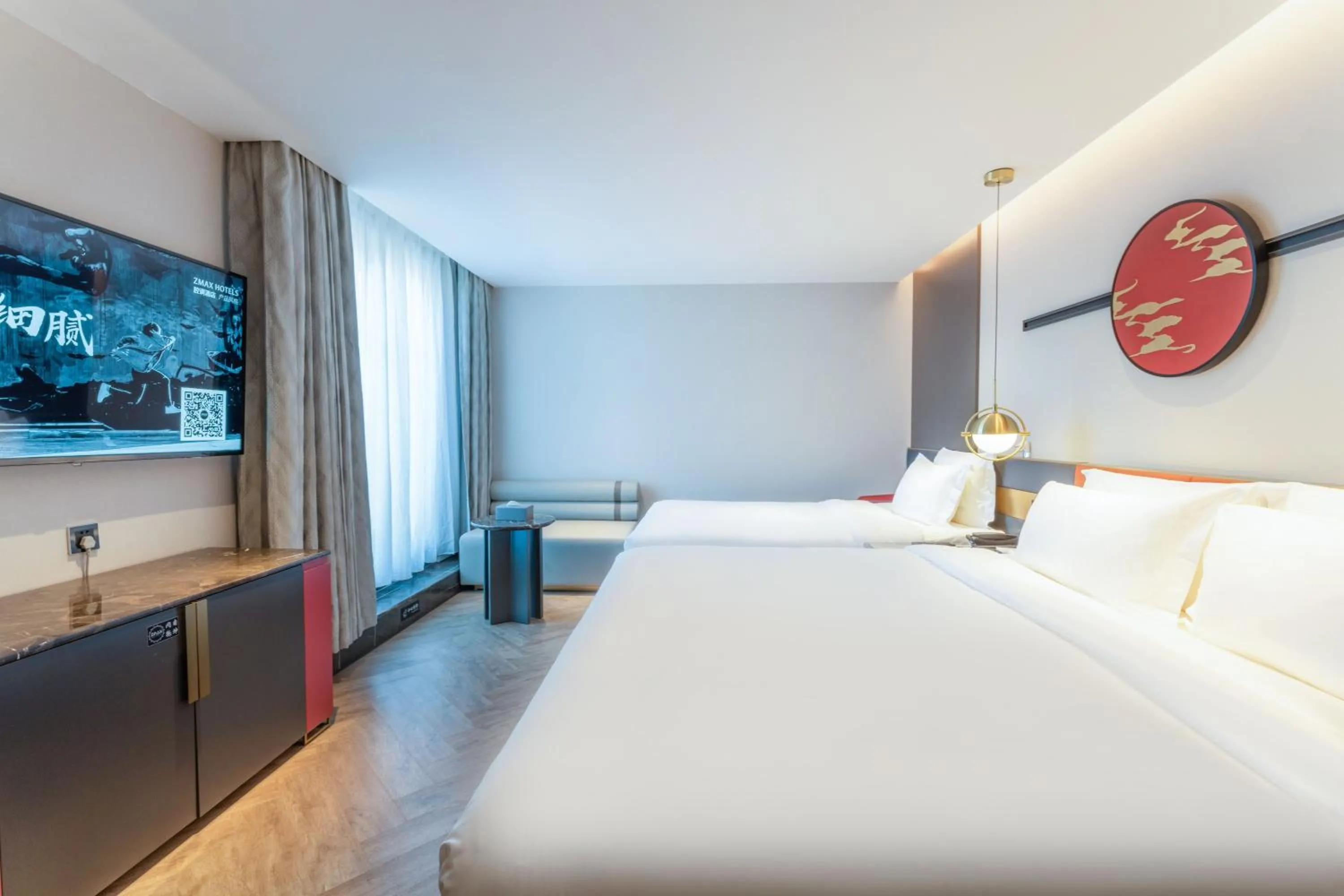 Bed in M Hotel - Beijing Tiananmen Square Qianmen Subway Station