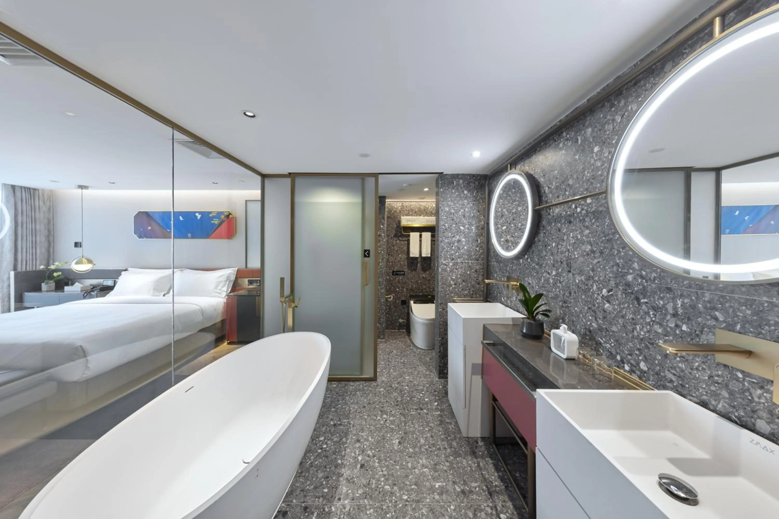 Bed in M Hotel - Beijing Tiananmen Square Qianmen Subway Station