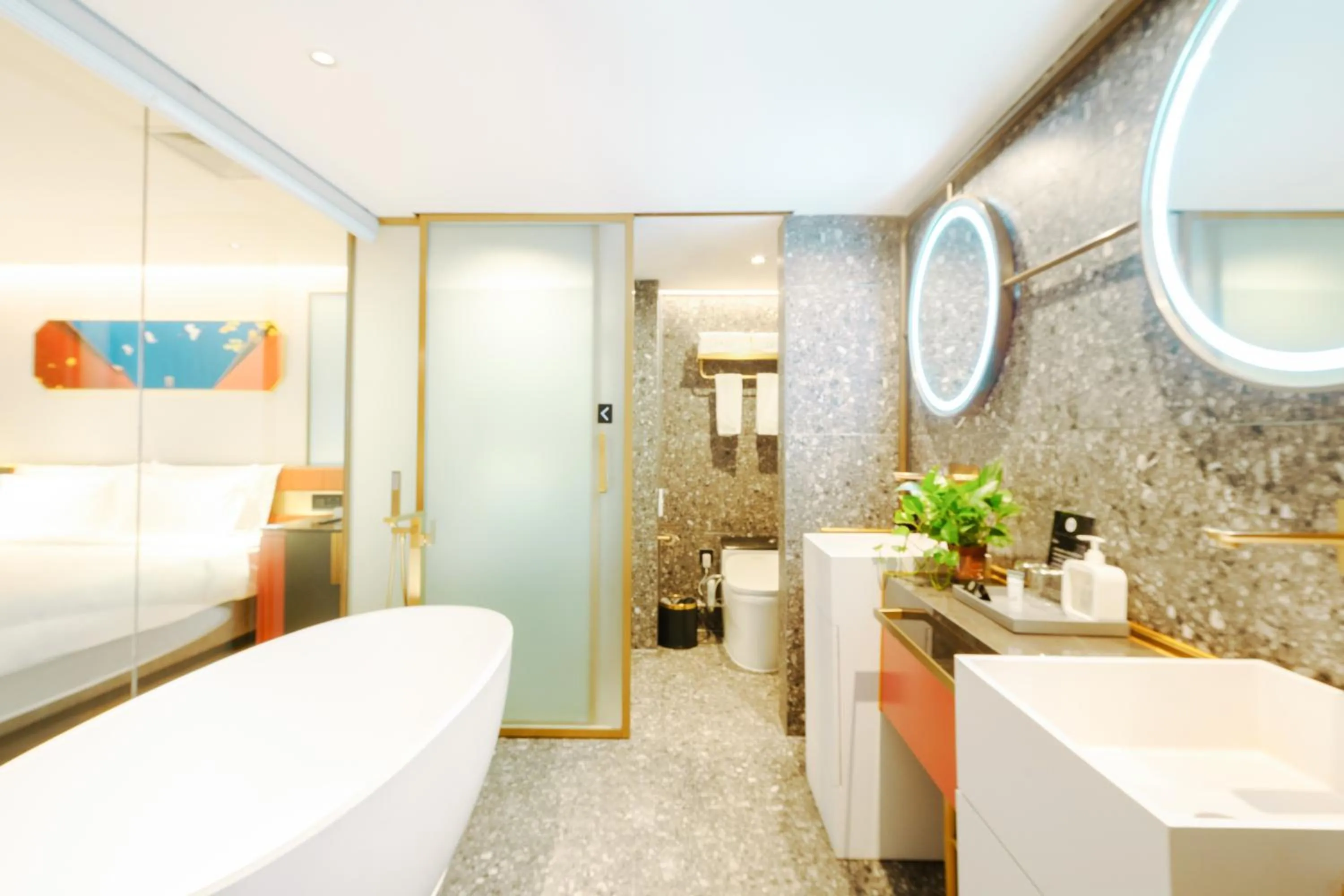 Bed in M Hotel - Beijing Tiananmen Square Qianmen Subway Station