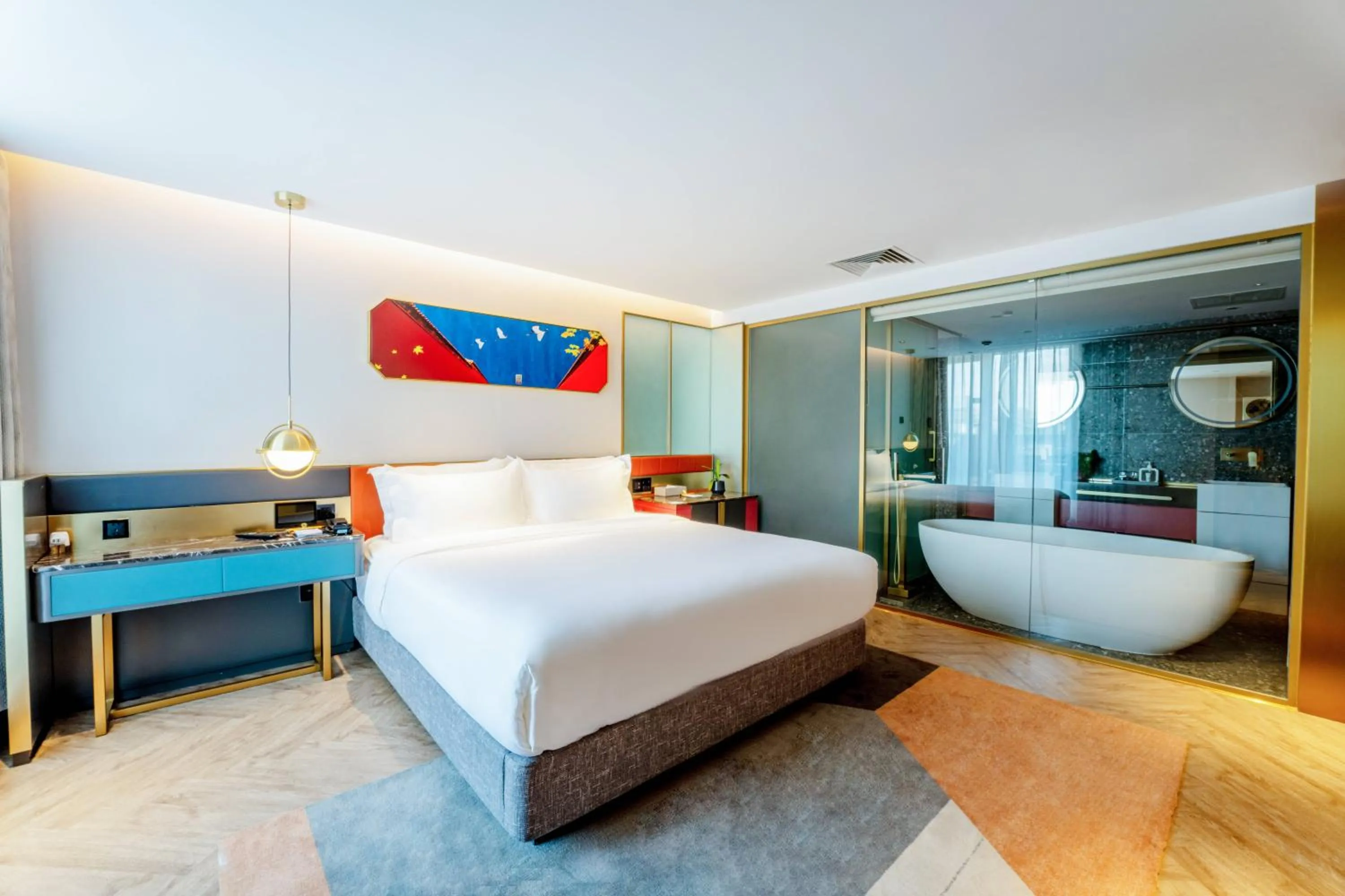 Bed in M Hotel - Beijing Tiananmen Square Qianmen Subway Station