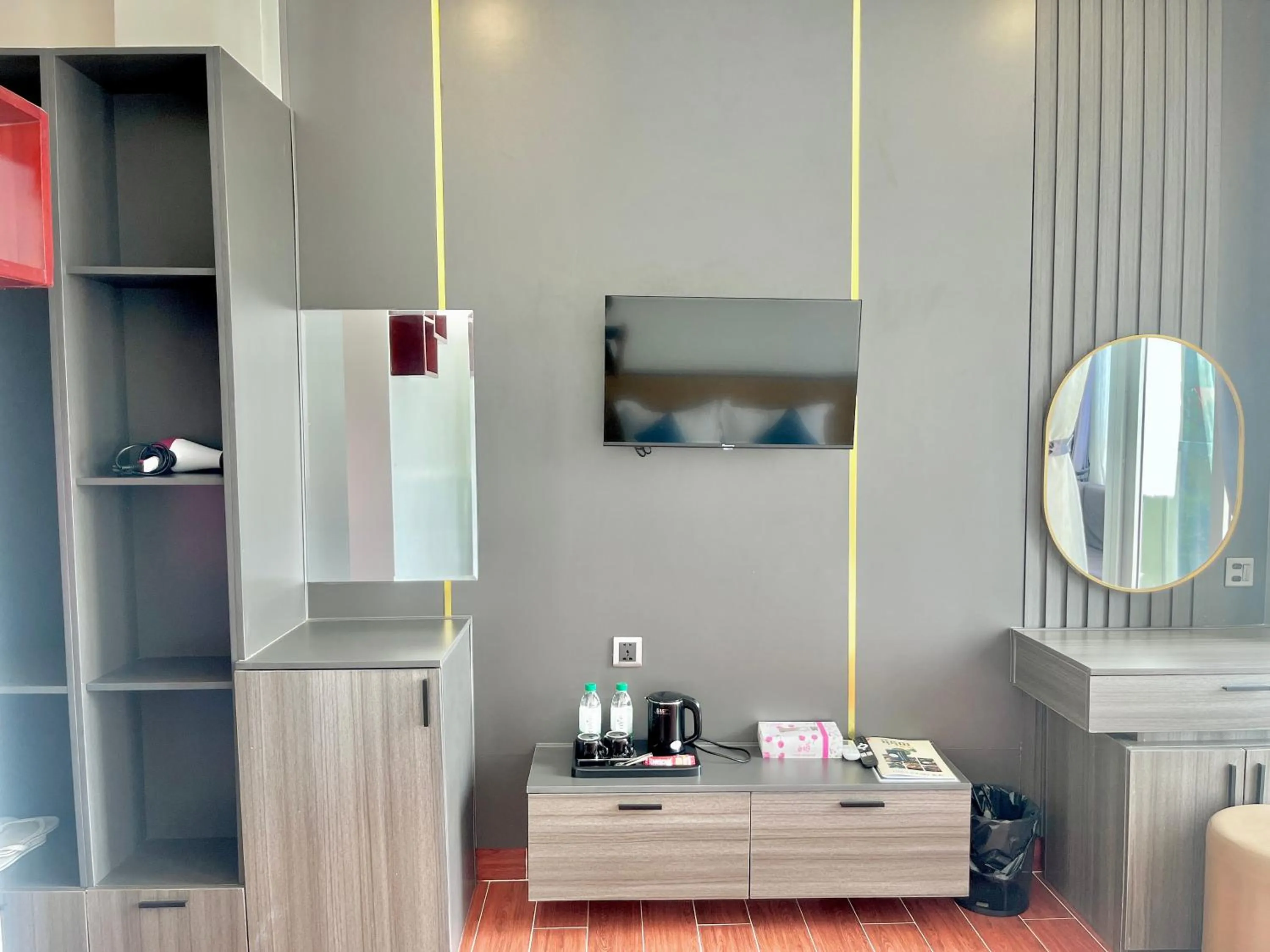 wardrobe in Kep Sea View Hotel & Sky Bar