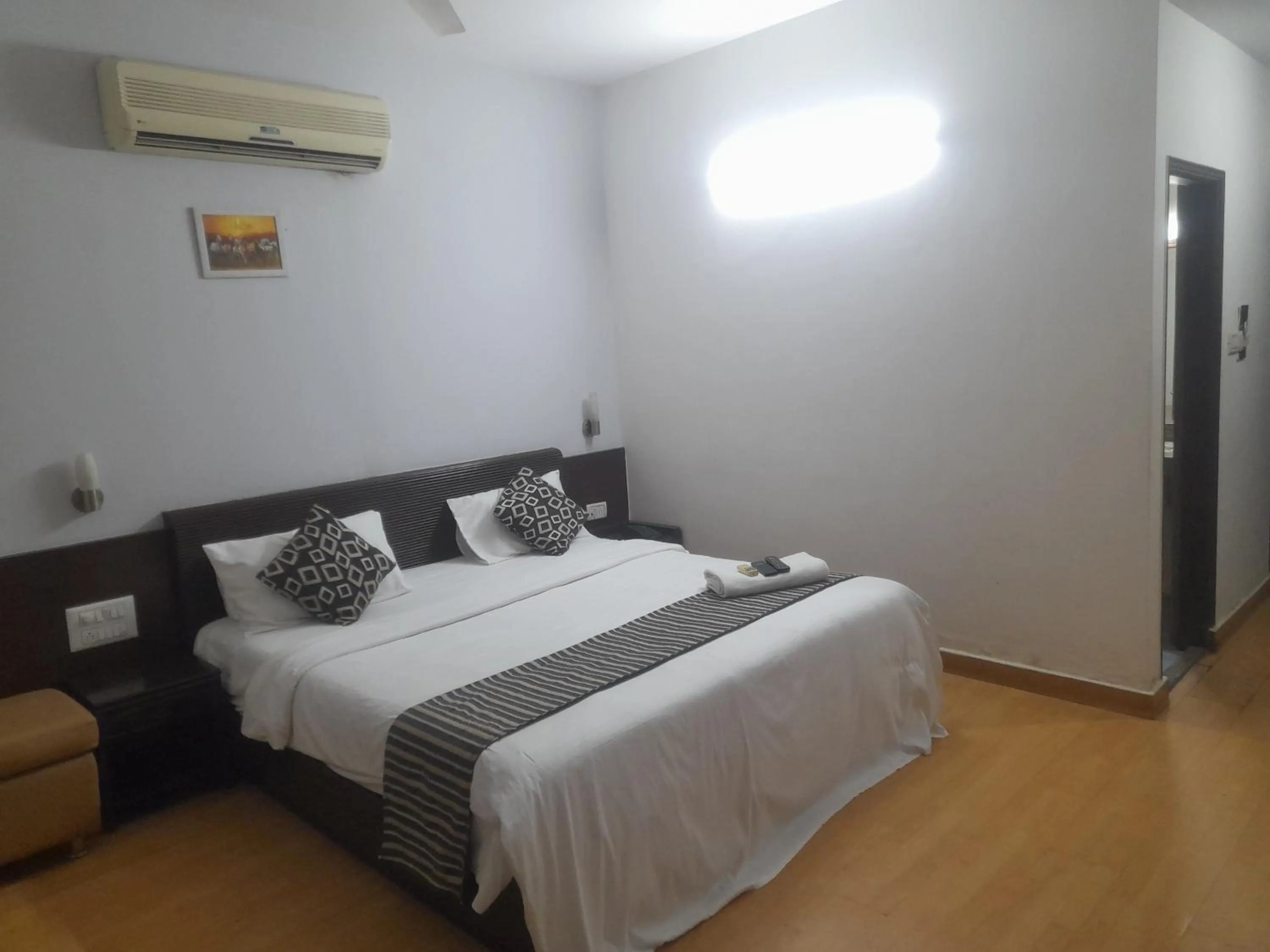 Bed in Hotel Prestige INN