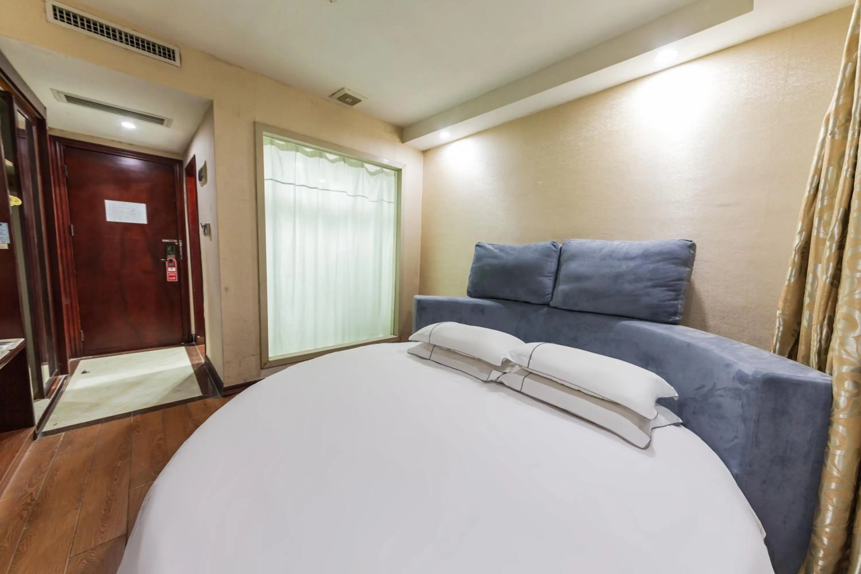 Yimi Hotel Guangzhou Pazhou Convention and Exhibition Center Chigang