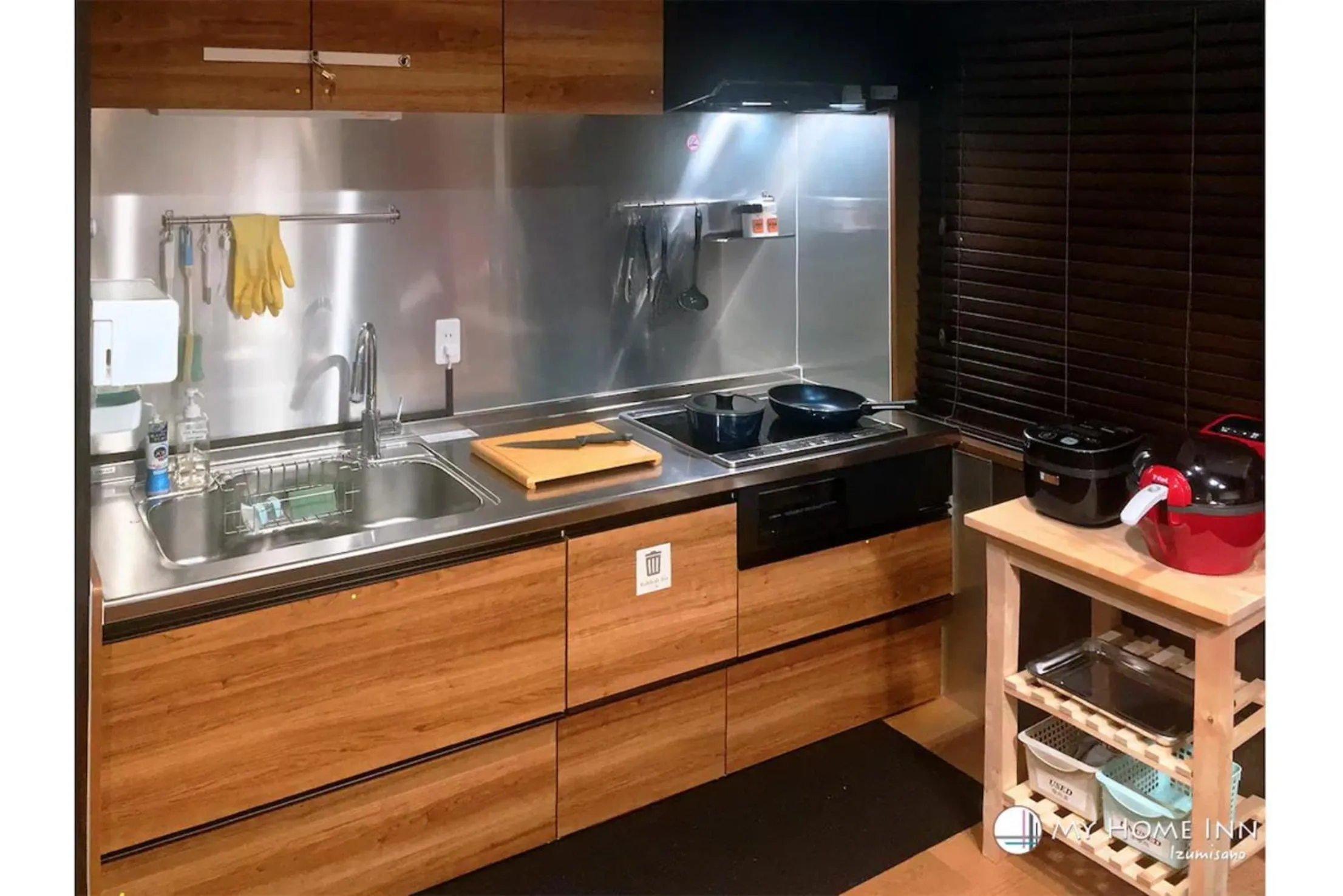 Kitchen or kitchenette in My Home Inn Izumisano