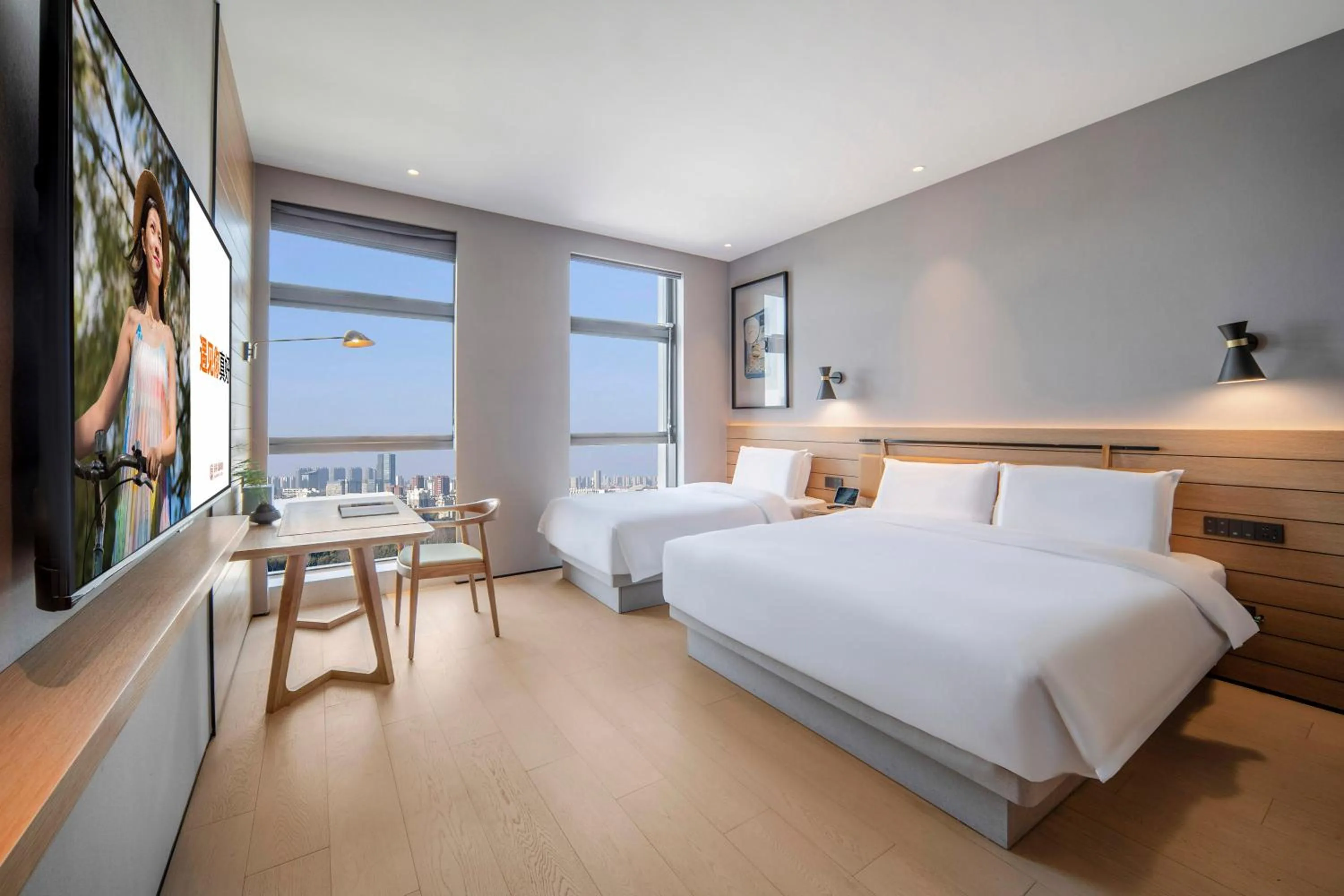 Bed in SSAW Boutique Hotel Hangzhou Chengjun Grand Canal