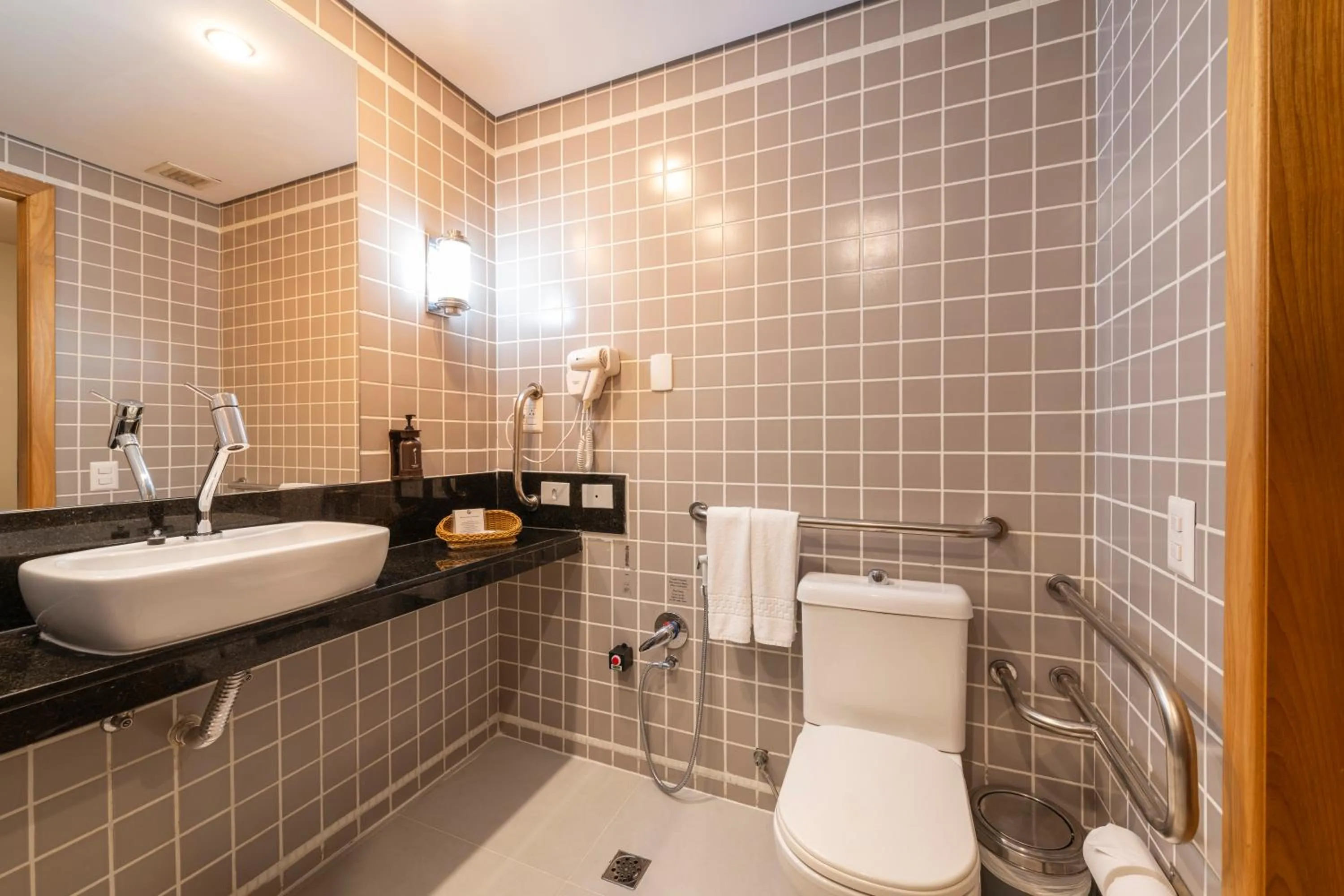 Bathroom in Pestana Curitiba