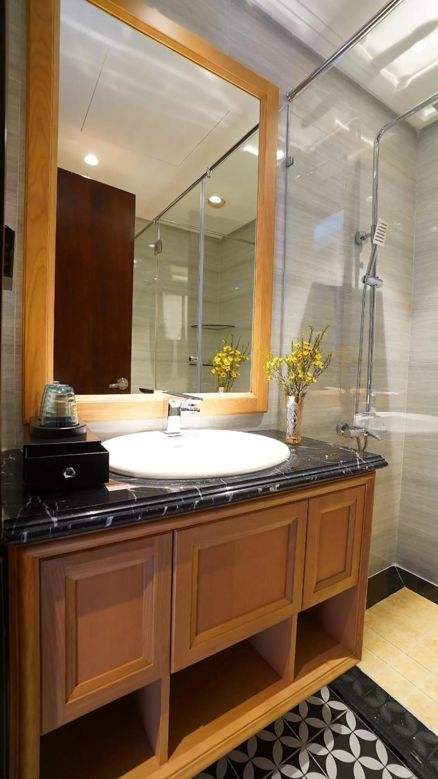 Shower in Saigon Aroma Hotel