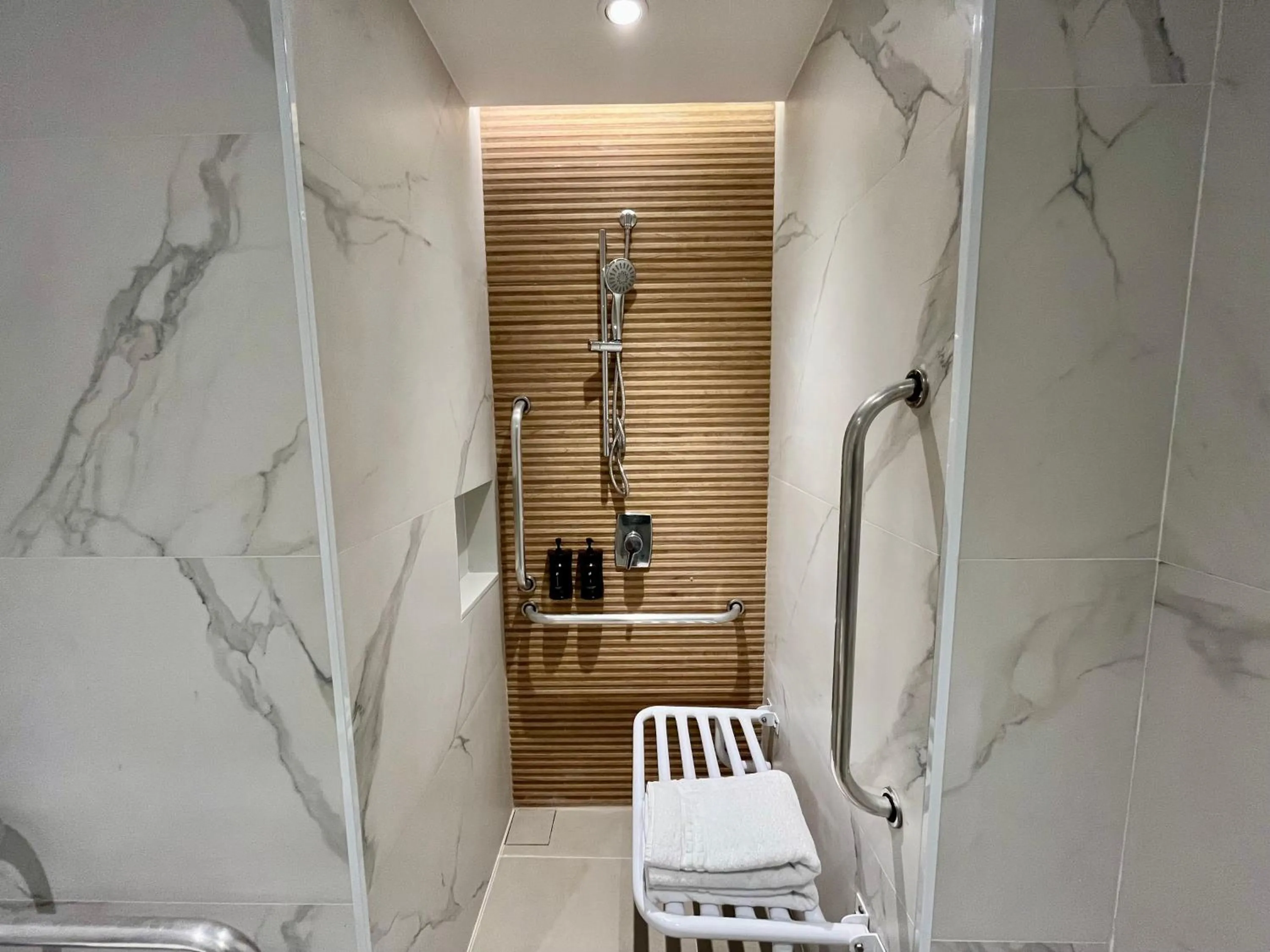 Shower in Pestana Rio Atlantica