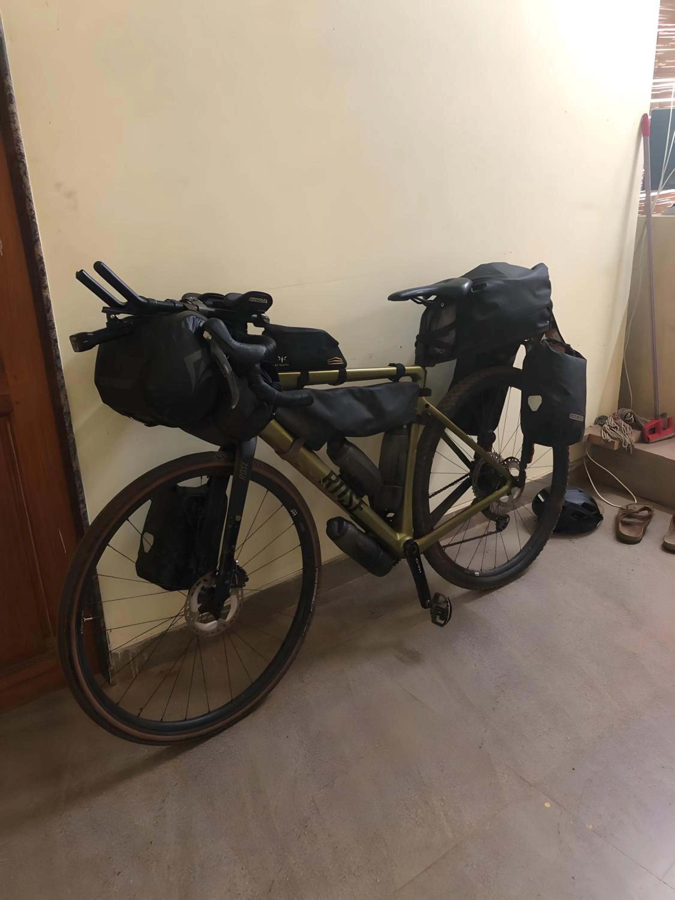 Property building in Jeet hostel and Stay Rooms