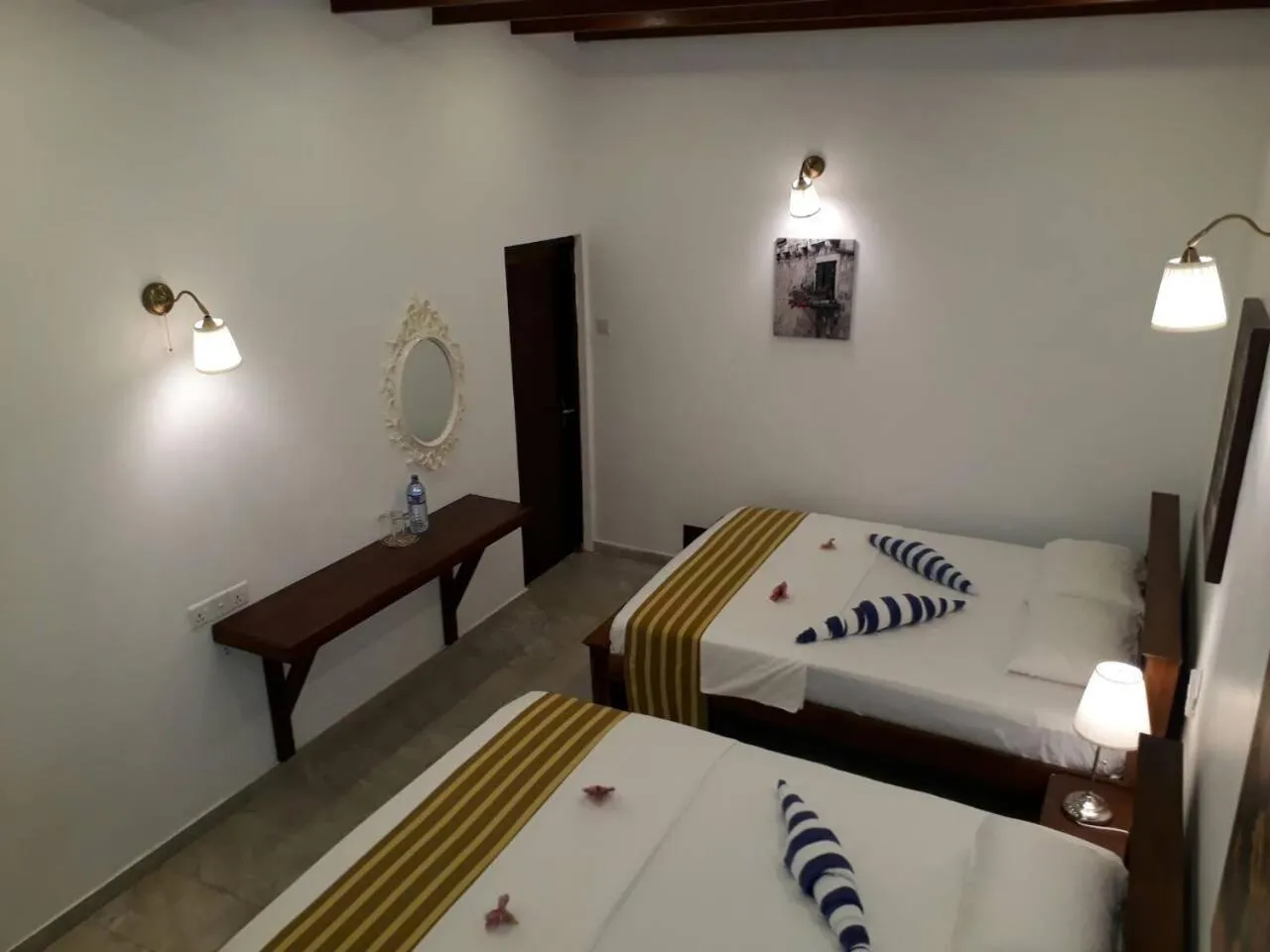 Photo of the whole room, Bed in Lucas