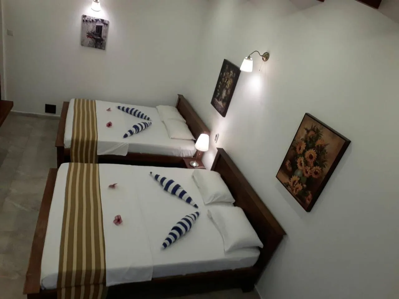 Photo of the whole room, Bed in Lucas