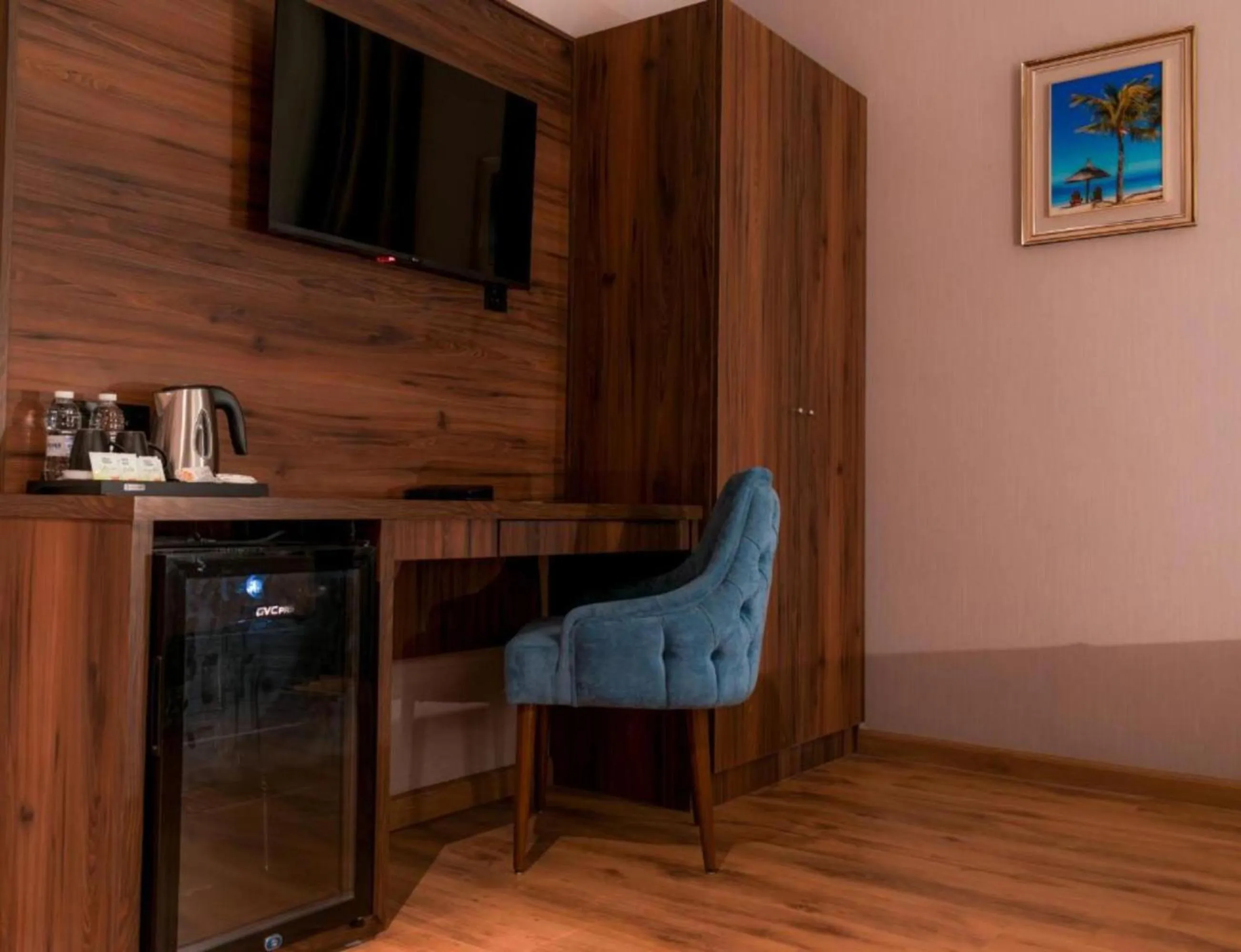 TV and multimedia in Palette Luxury MAS Hotel