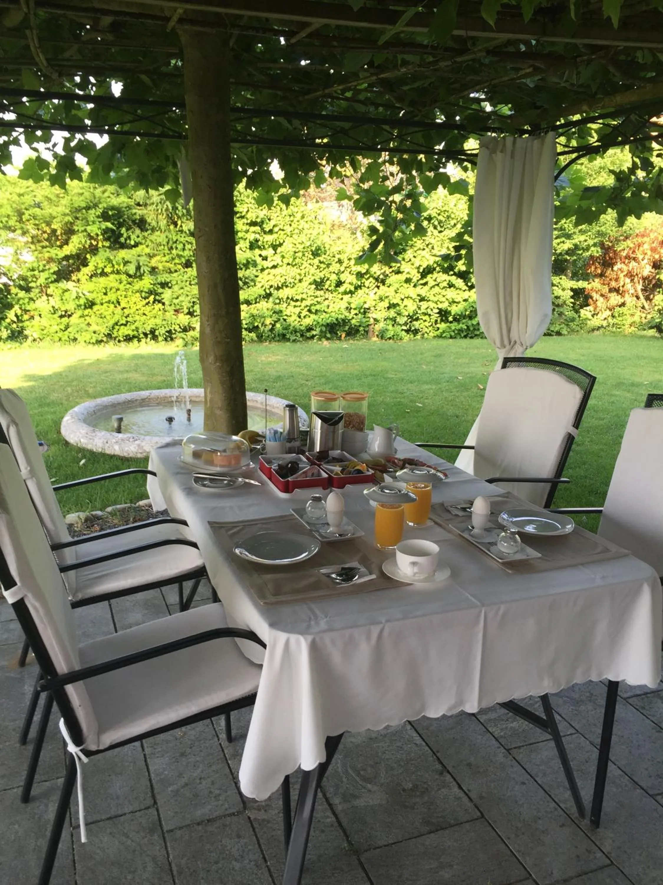 Summer in B&B Pension Marina