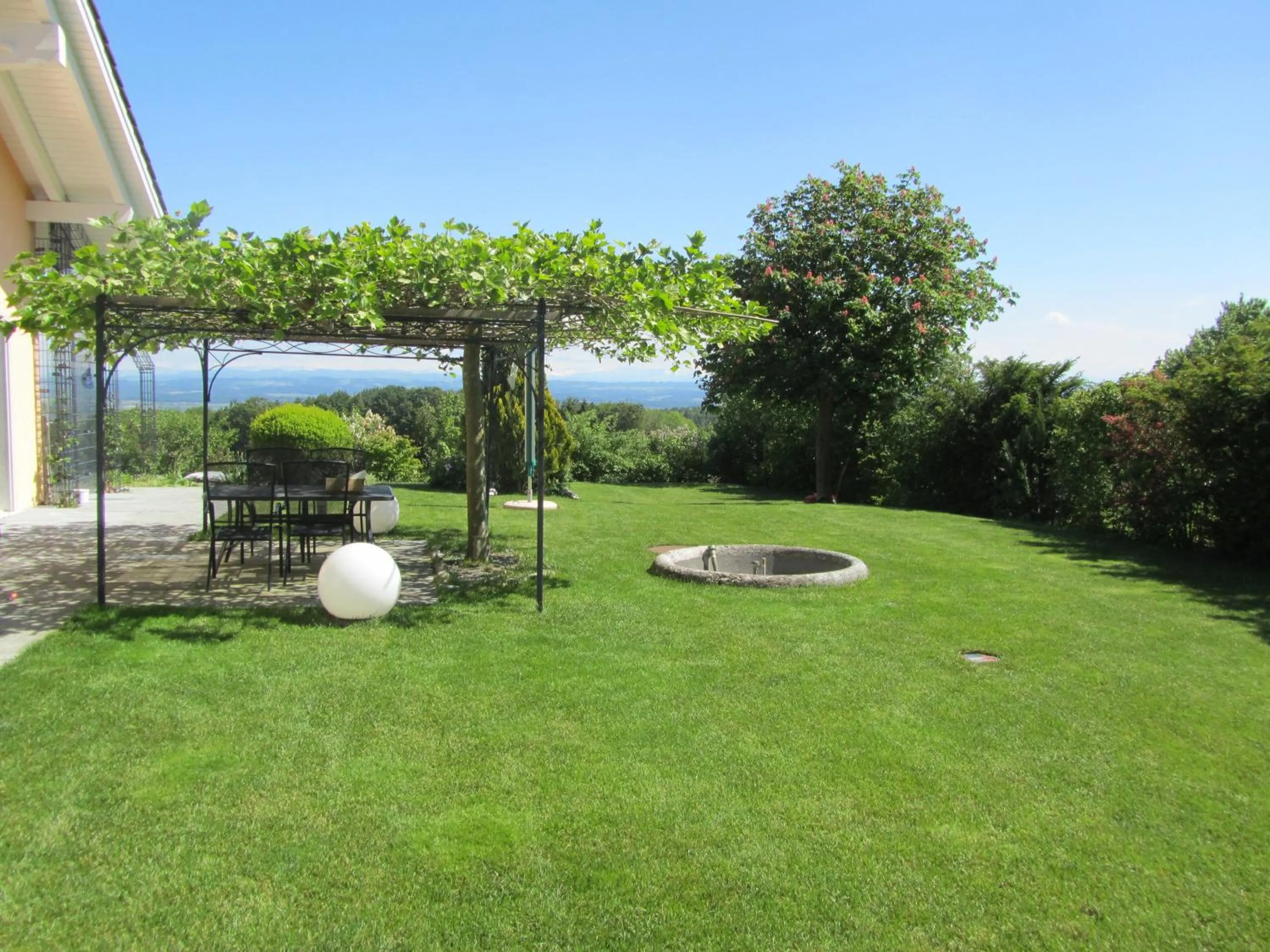 Area and facilities in B&B Pension Marina