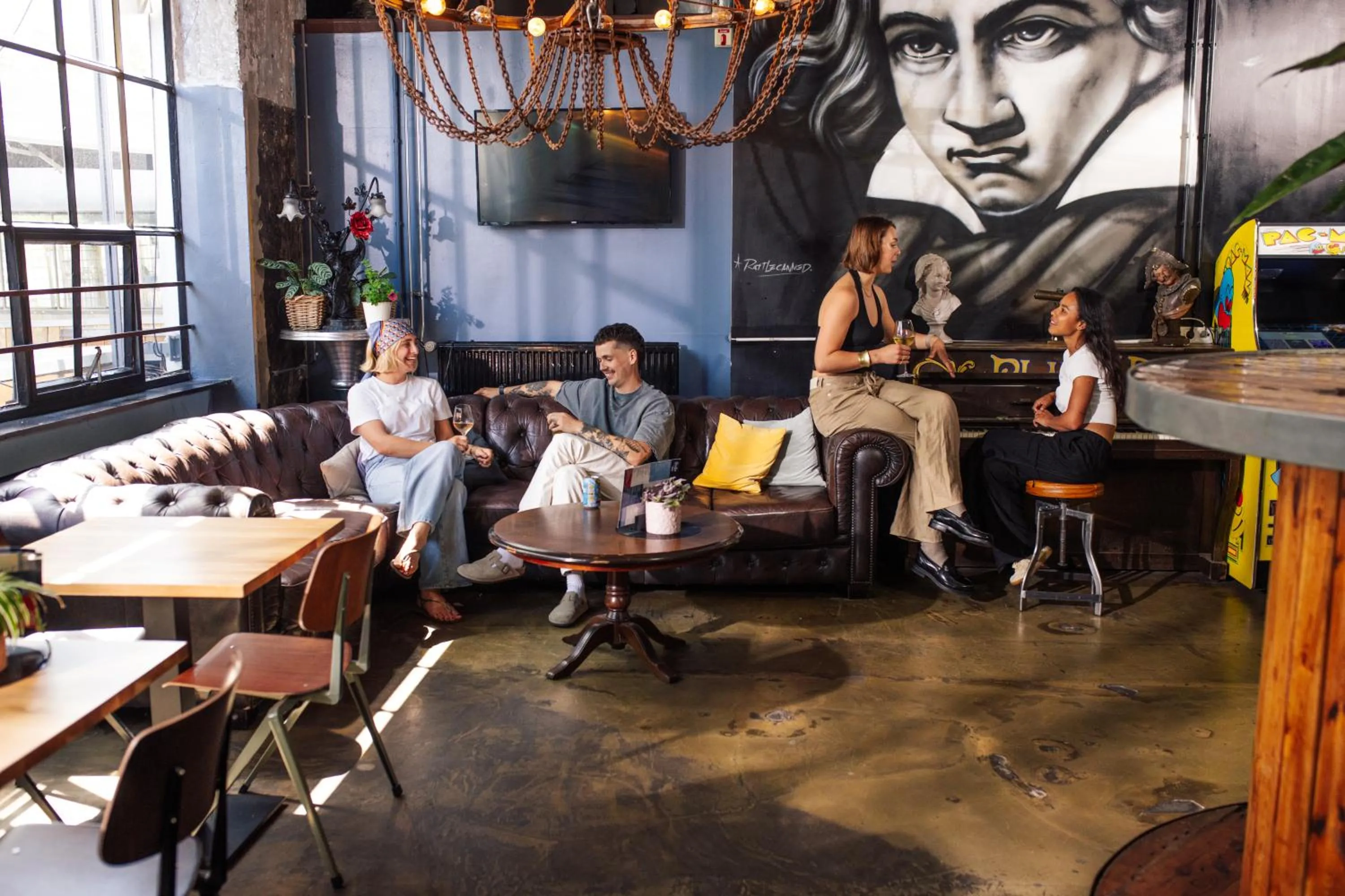 Communal lounge/ TV room in Stayokay Hostel Eindhoven