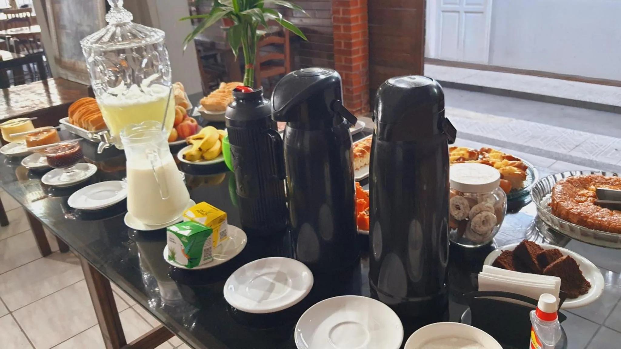 Breakfast in Open House Canasvieiras - OH HOTÉIS