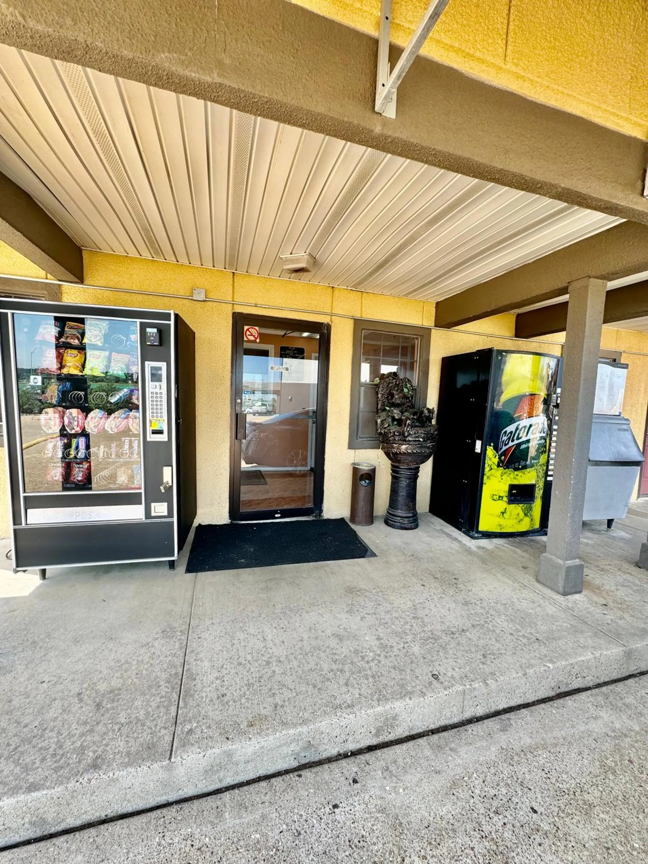 vending machine in Seagoville Inn