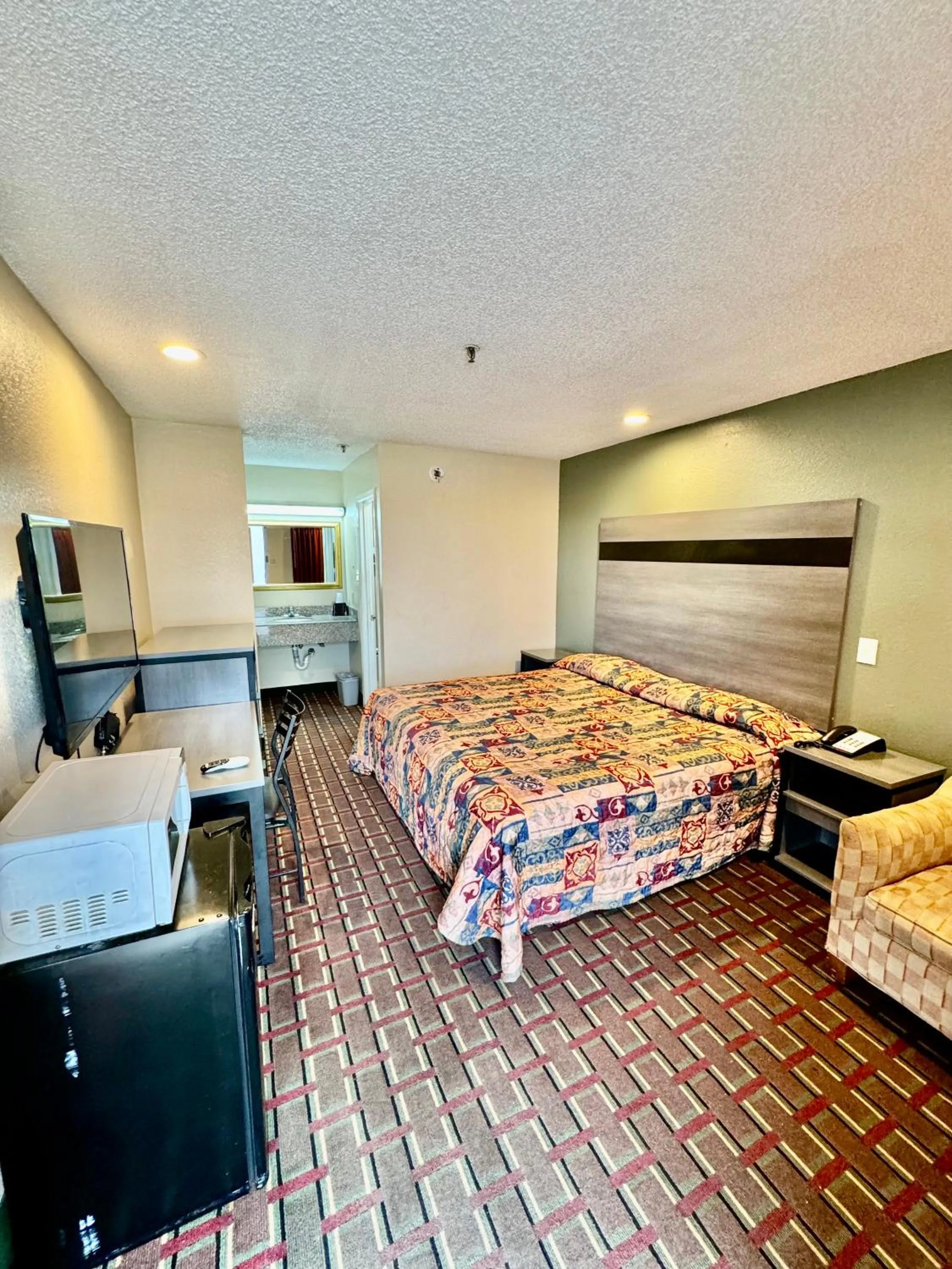Bedroom in Seagoville Inn