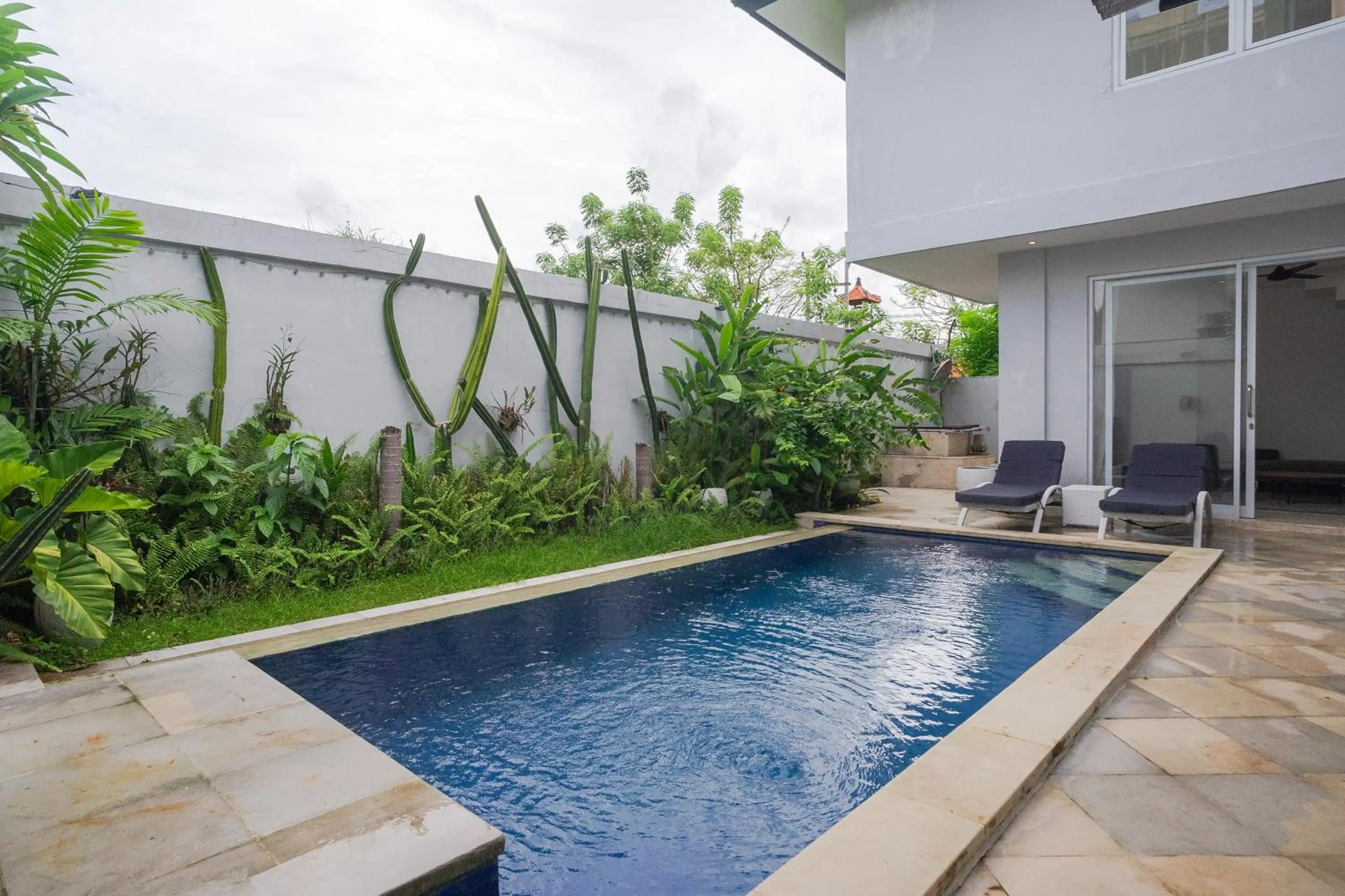 Swimming pool in Villa Blue Margarita Canggu