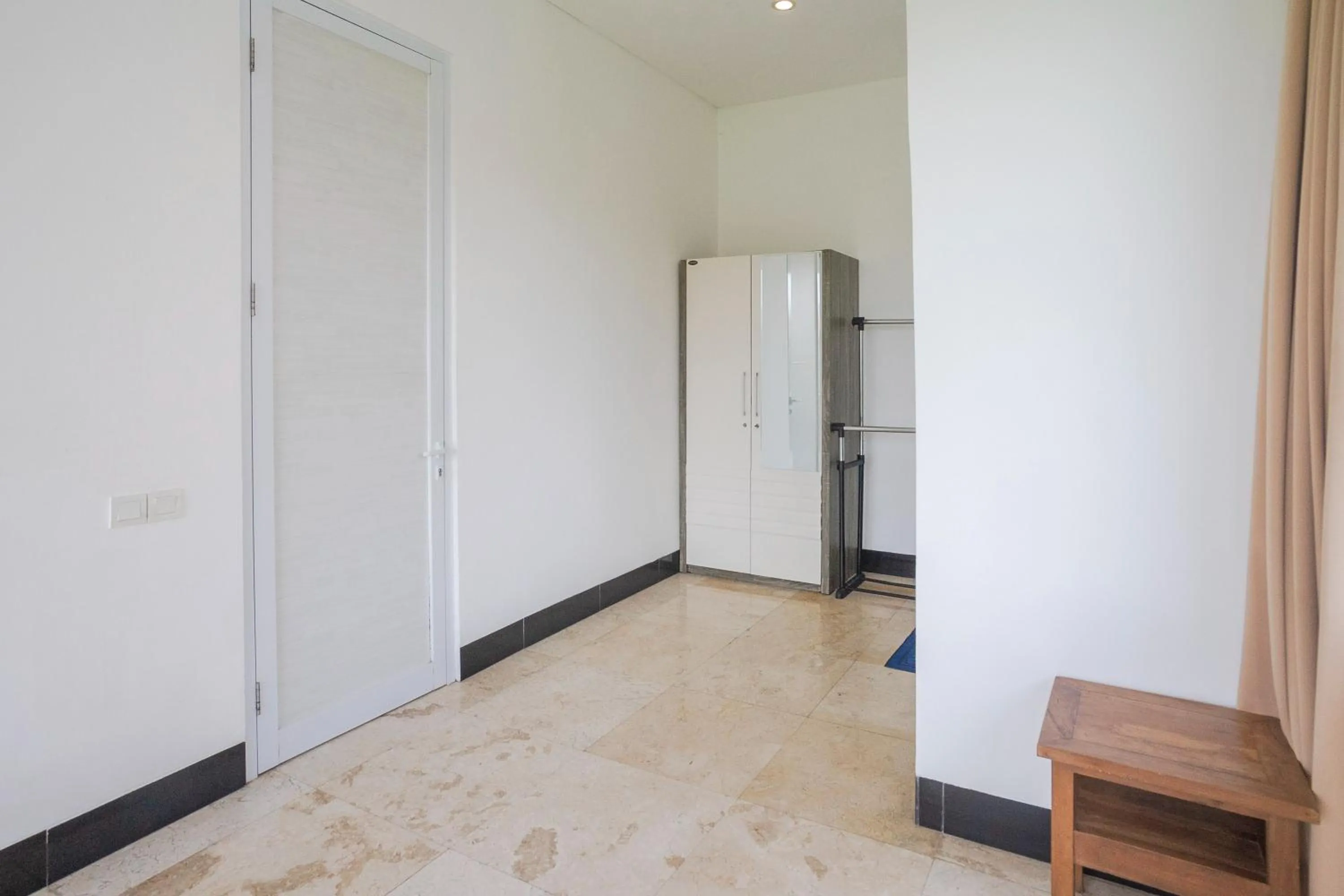 wardrobe in Villa Blue Margarita Canggu