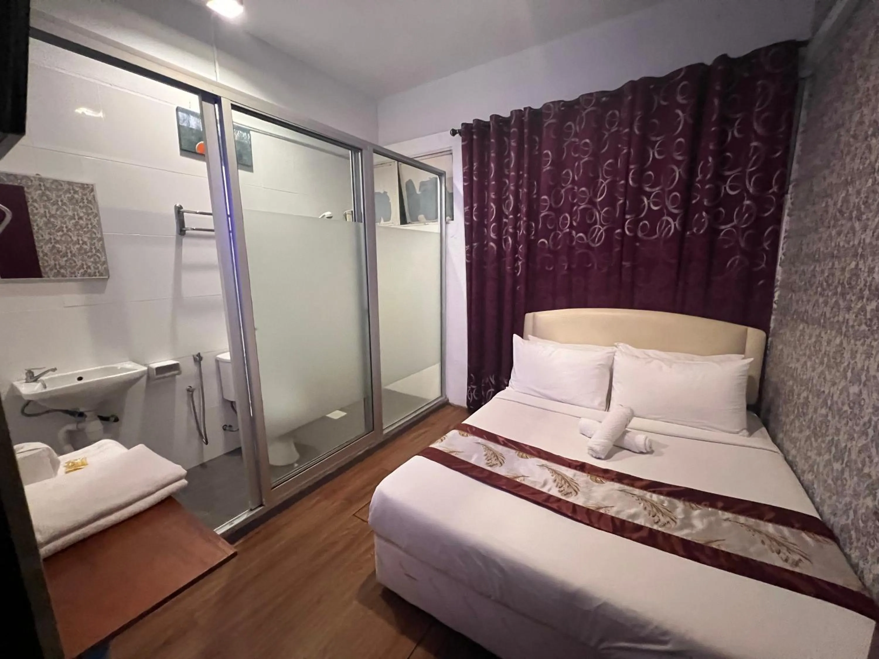 Bed in Woodpecker Lodge, Kuching