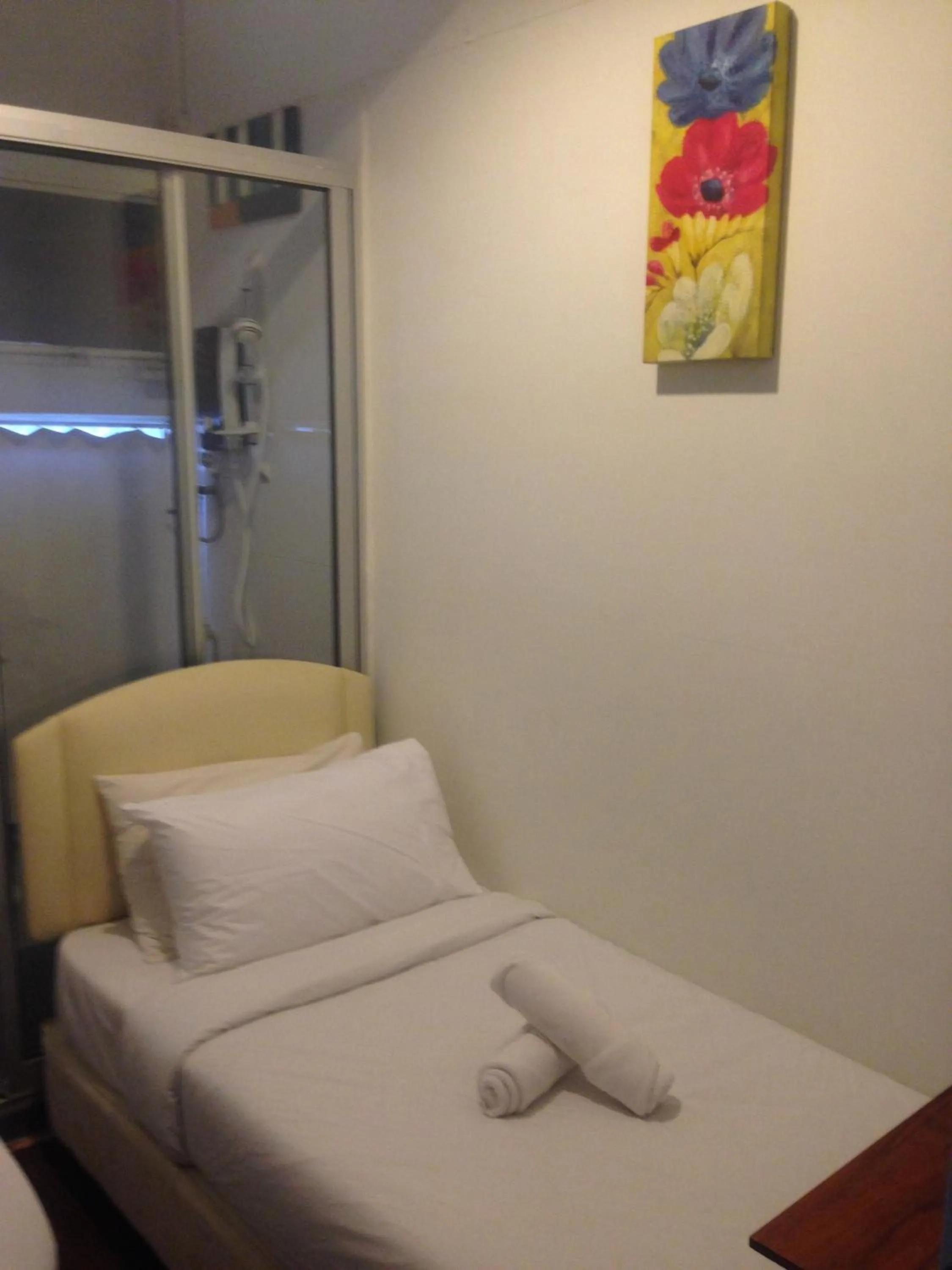 Bedroom, Bed in Woodpecker Lodge, Kuching