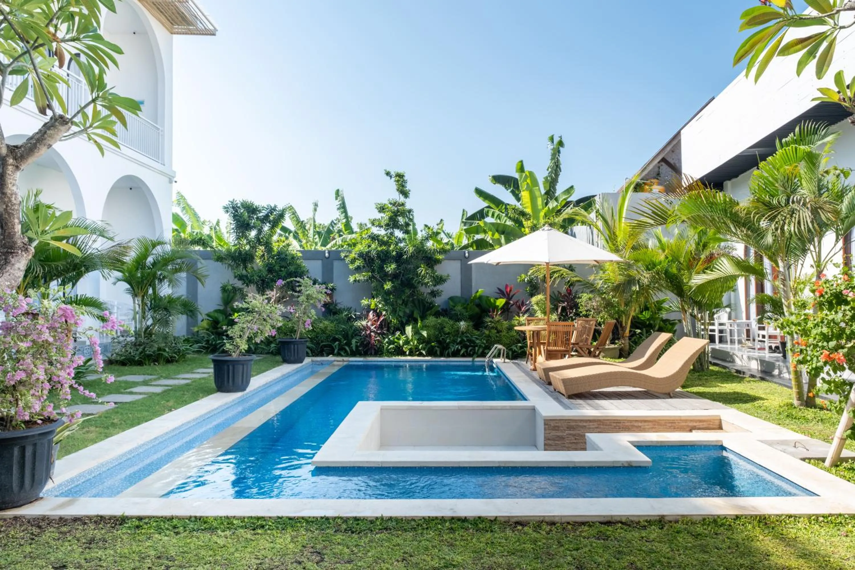 Swimming pool in Cove Ume Nerus Residences & Villa