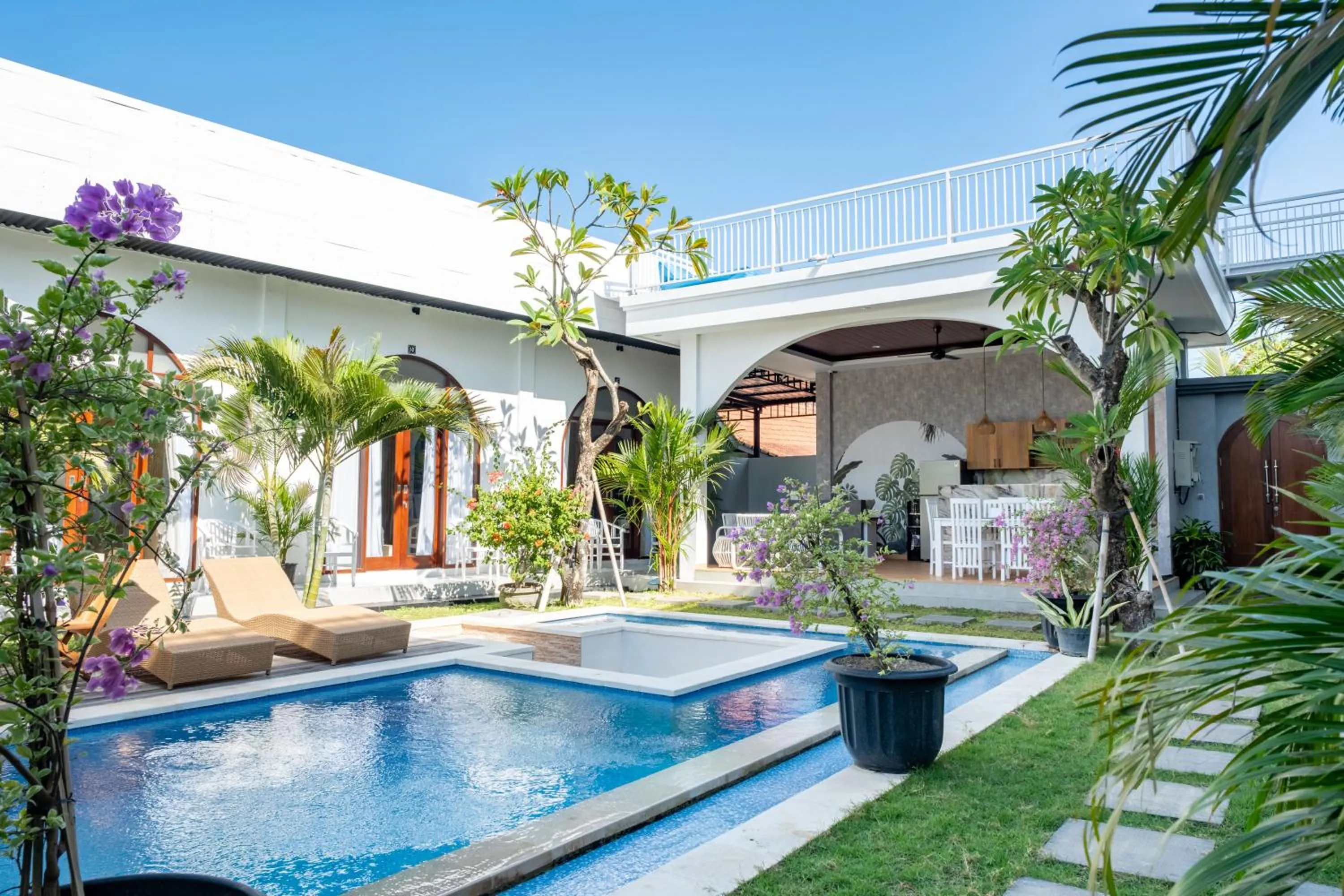 Swimming pool in Cove Ume Nerus Residences & Villa