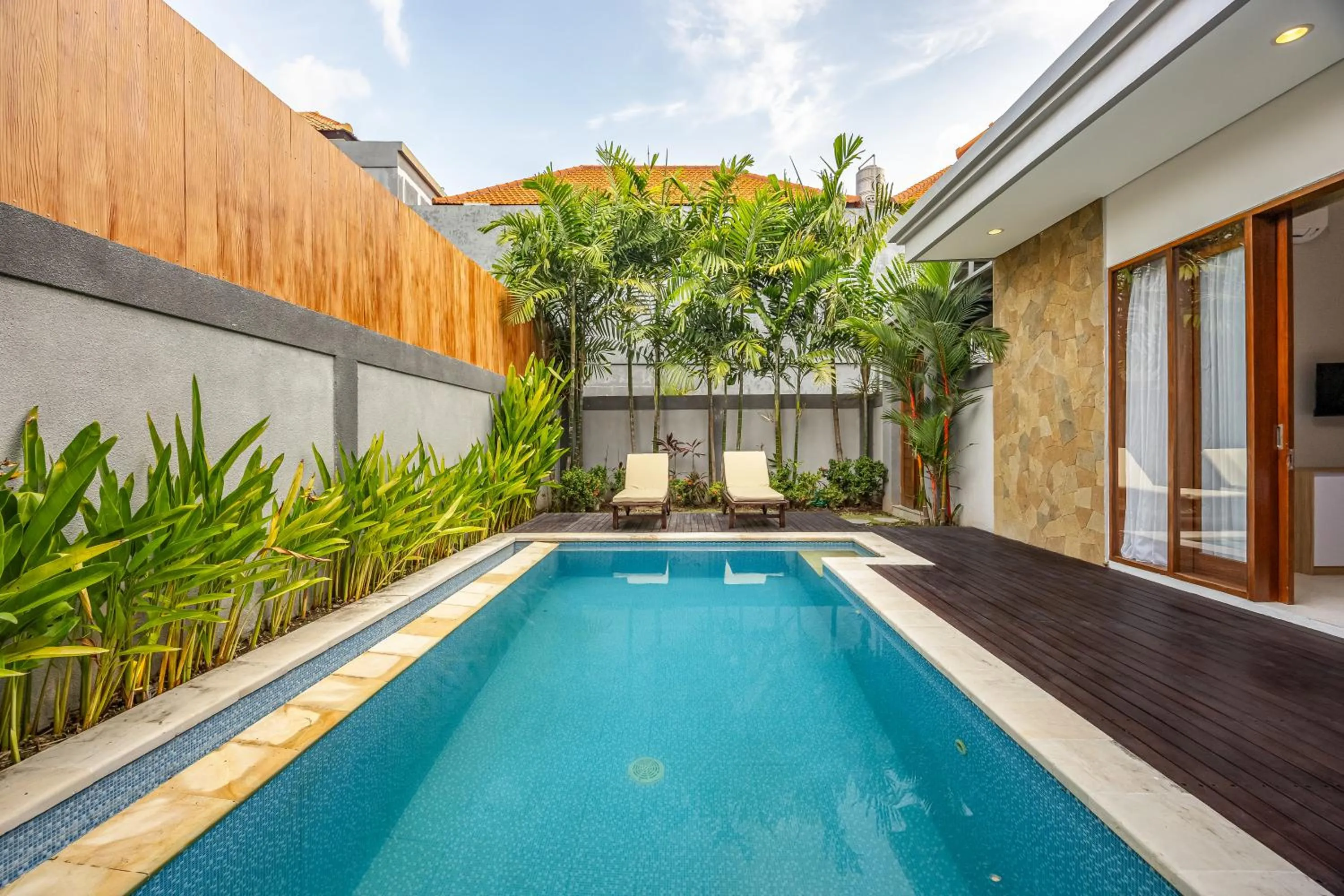 Swimming pool in Cove Ume Nerus Residences & Villa