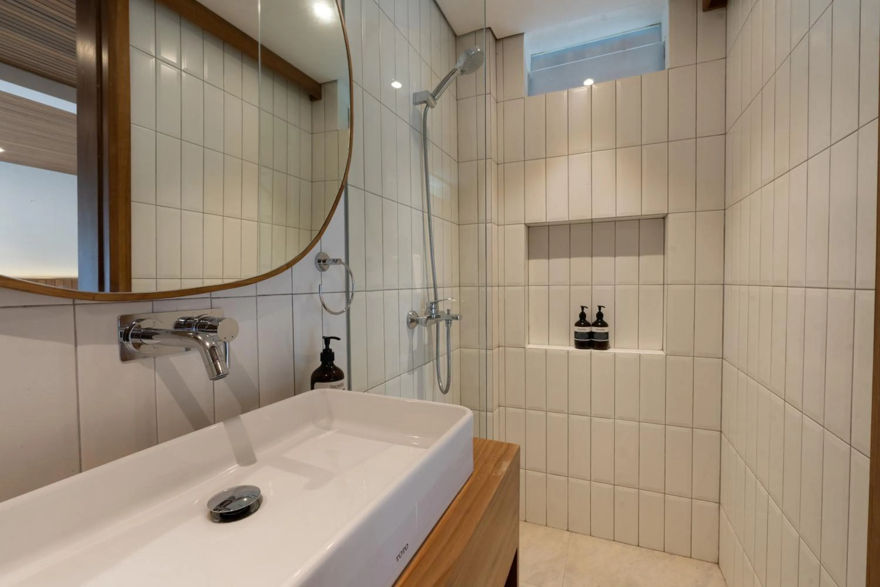 Bathroom in Villa Avocagolf Uluwatu by Nakula