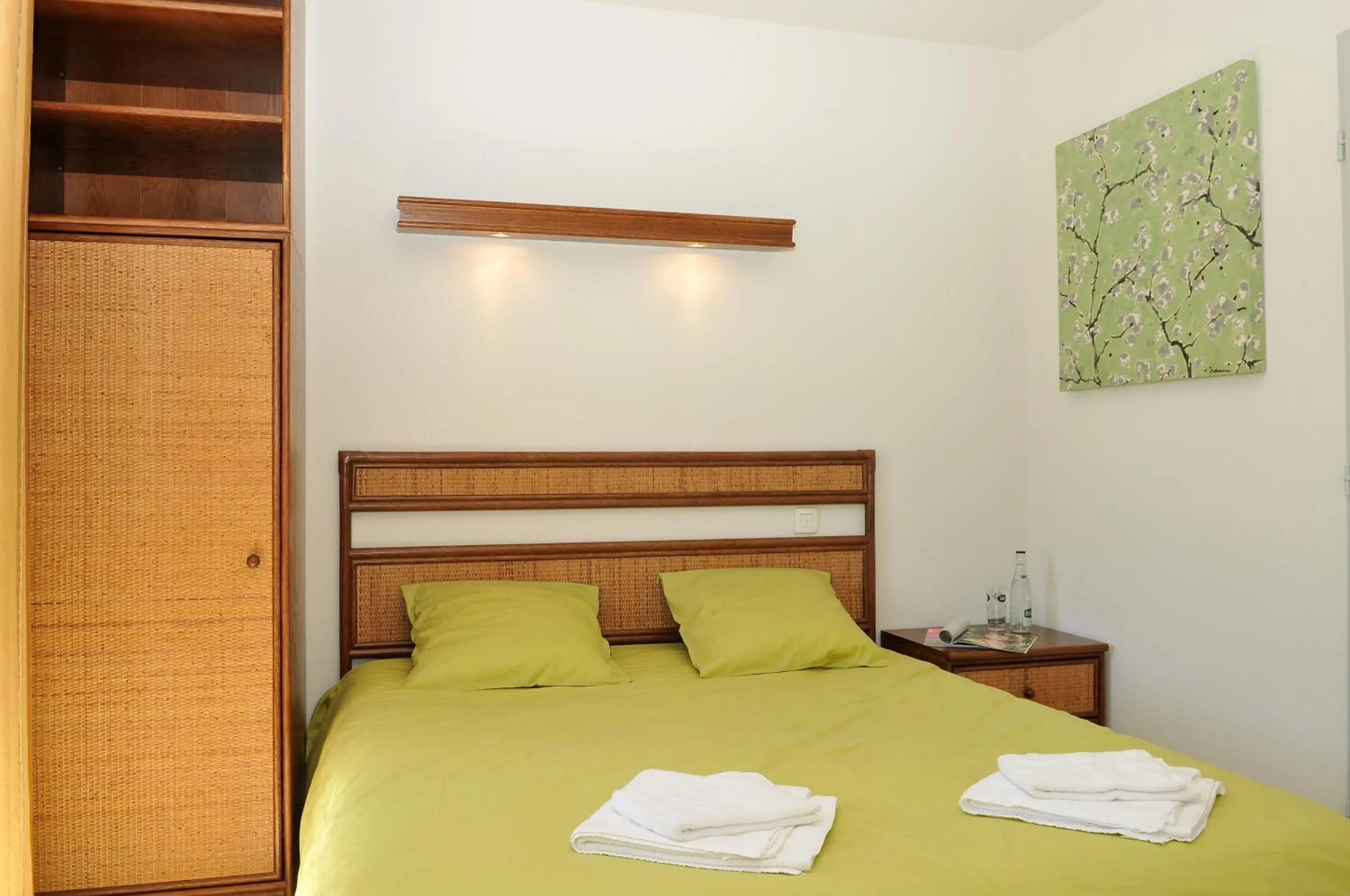 Bedroom, Bed in Domaine d'Agrippa Valence