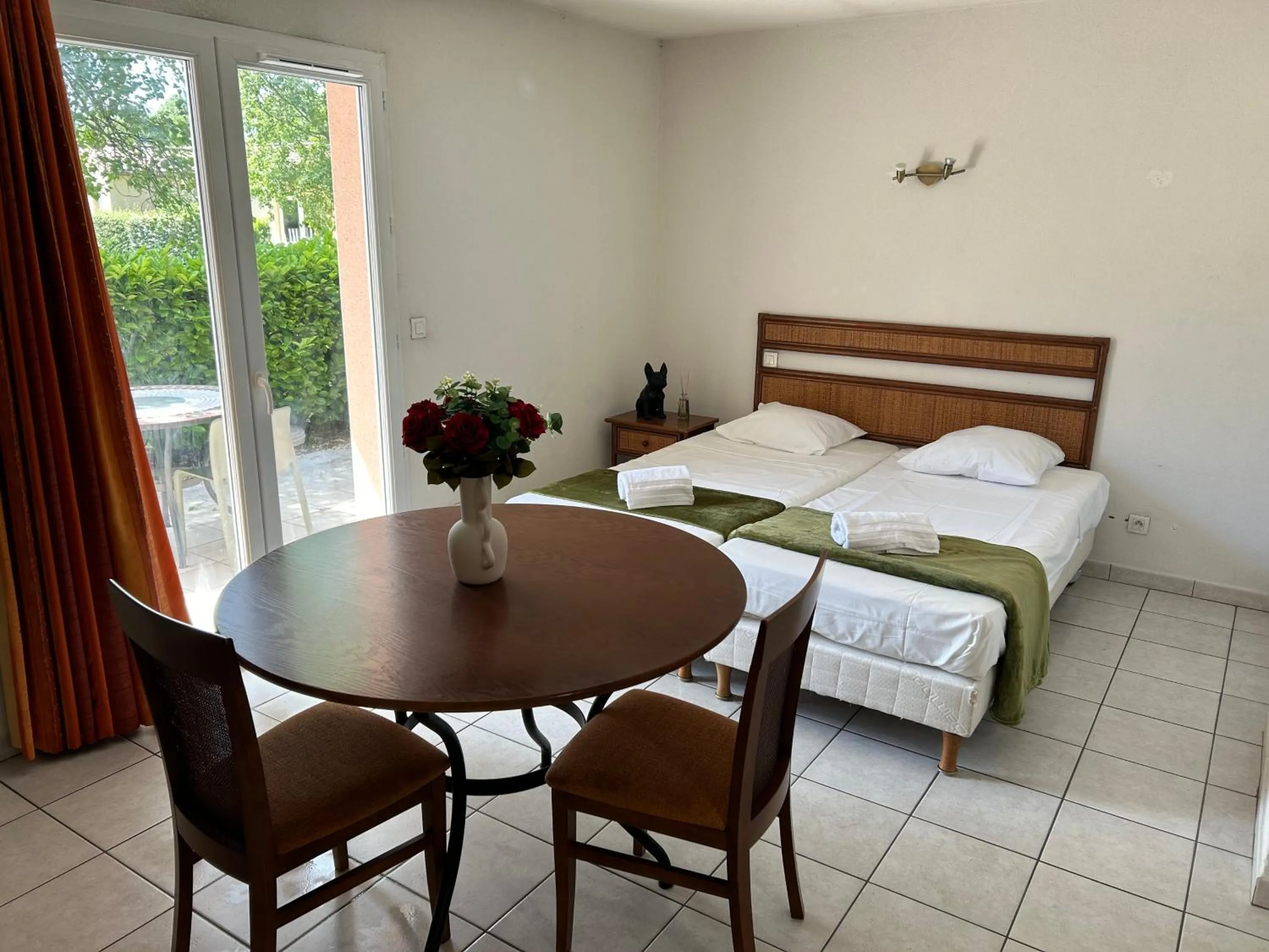 Bedroom, Bed in Domaine d'Agrippa Valence