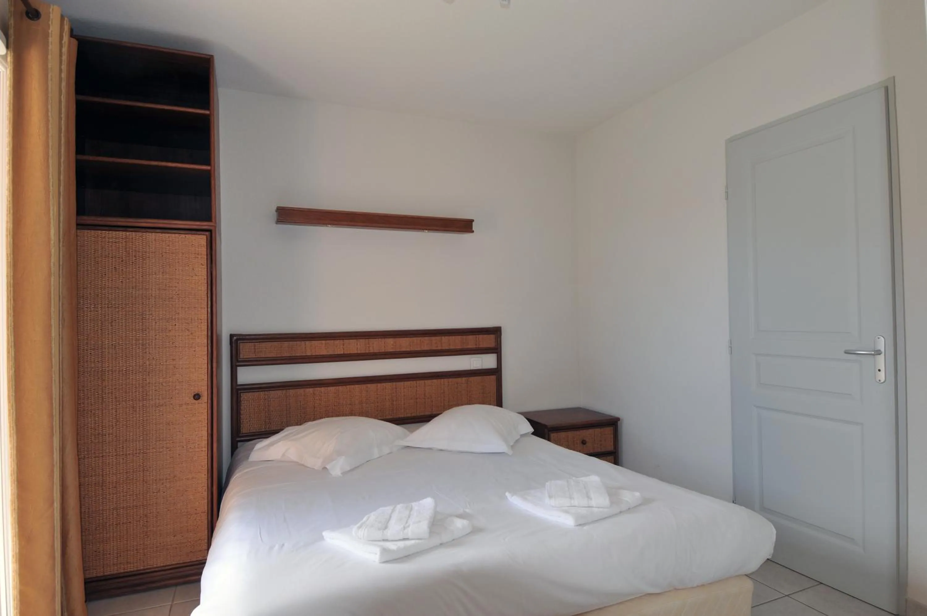 Bedroom, Bed in Domaine d'Agrippa Valence