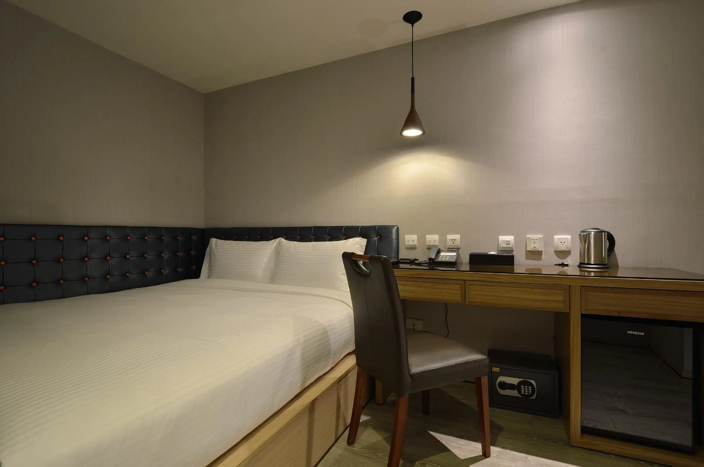 Photo of the whole room, Bed in Stay Hotel - Taichung Yizhong