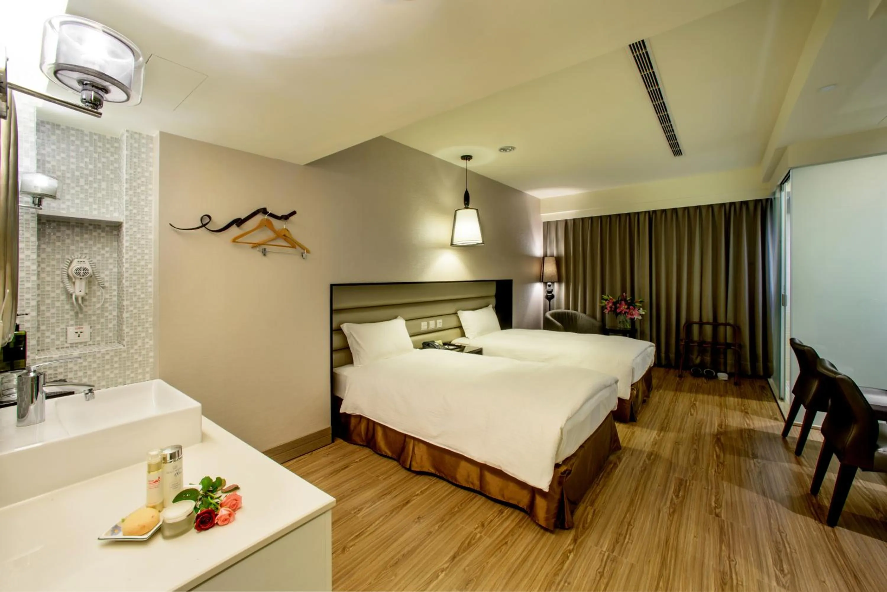 Photo of the whole room, Bed in Stay Hotel - Taichung Yizhong