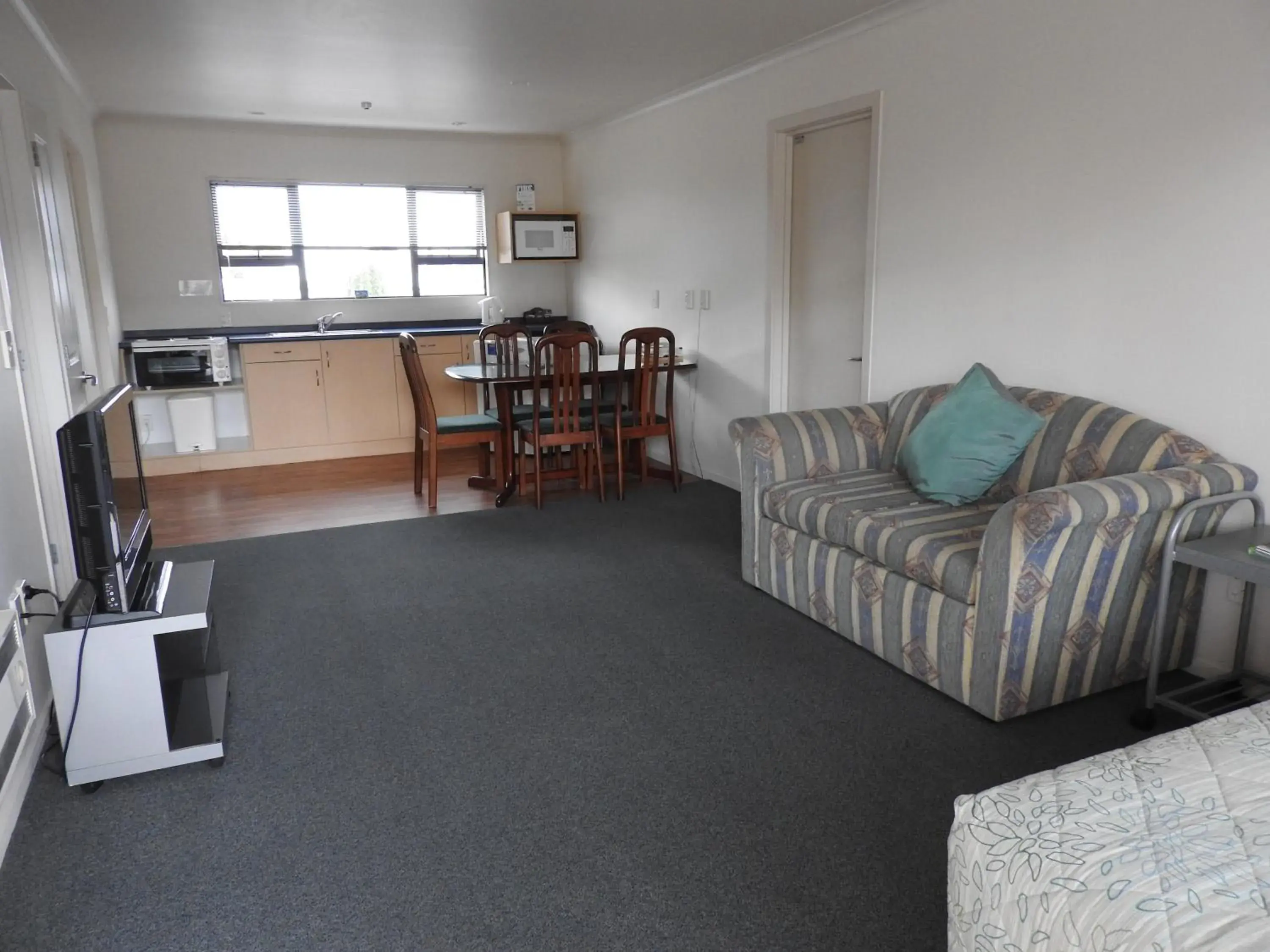 Large Family Room in A'Abode Motor Lodge Large Family Room in A'Abode Motor Lodge