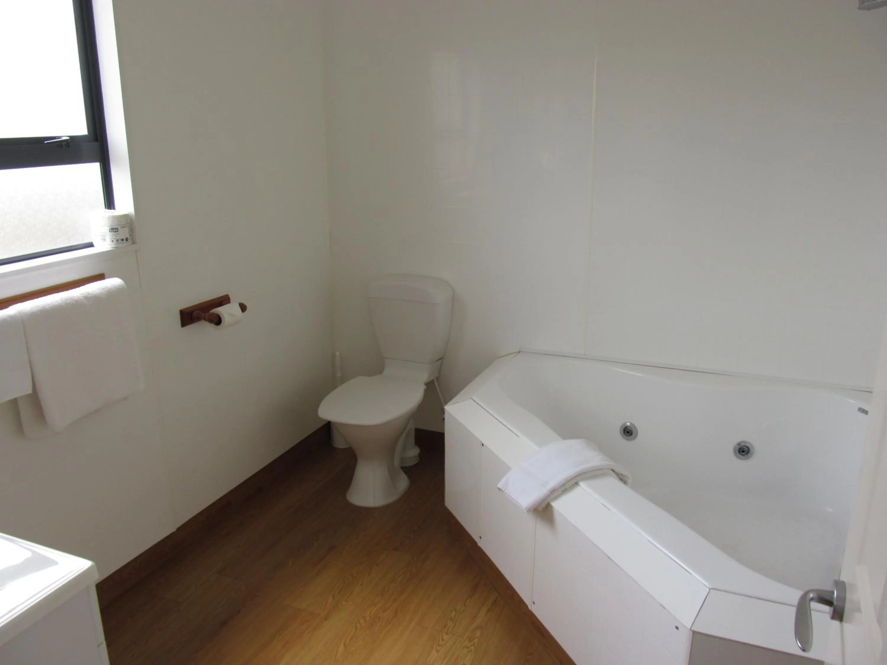 Bathroom in A'Abode Motor Lodge