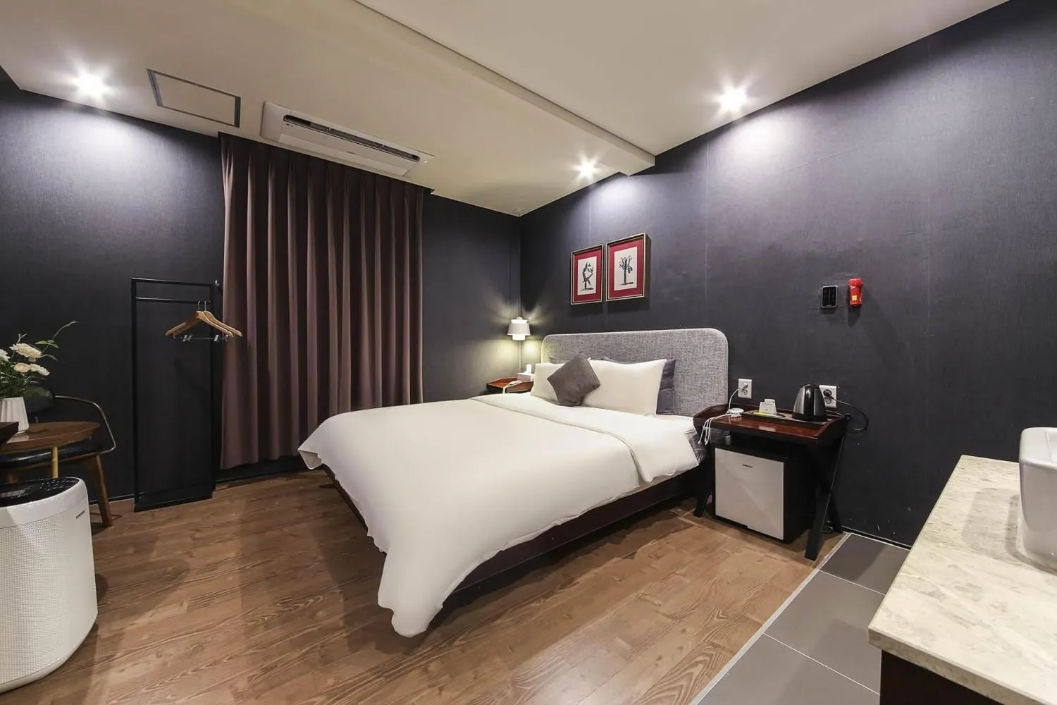 Bed in Brown Dot Yangjeong