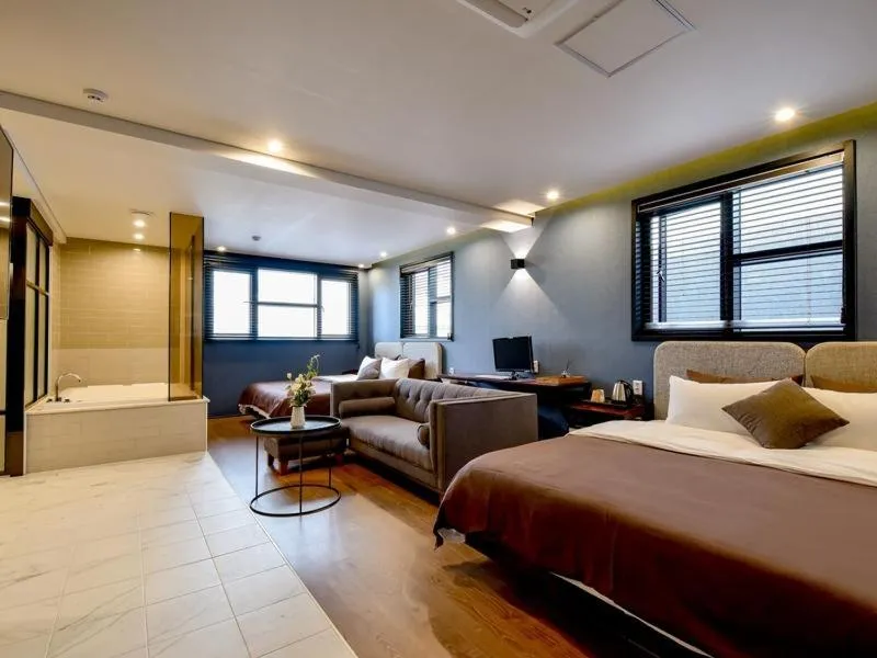 Bed in Brown Dot Yangjeong