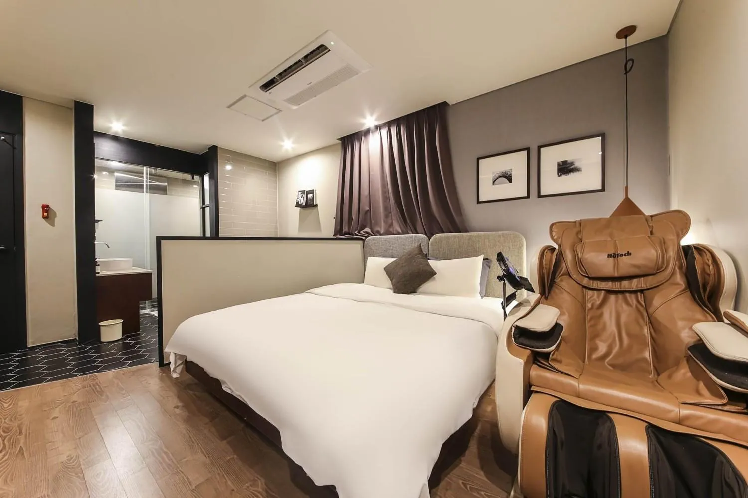 Bed in Brown Dot Yangjeong