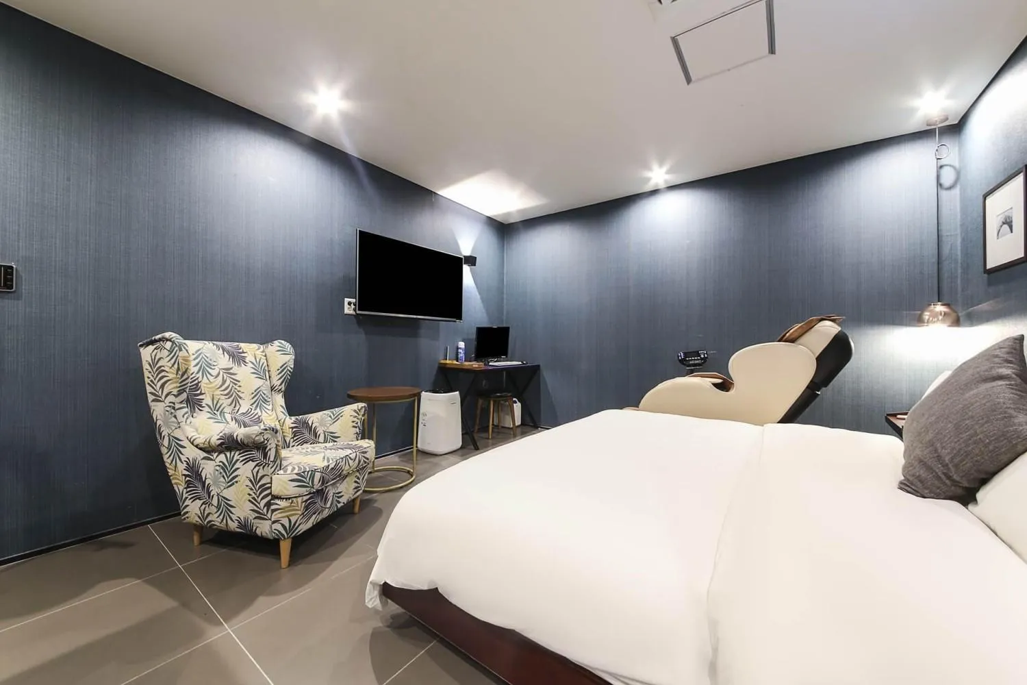 Bed in Brown Dot Yangjeong