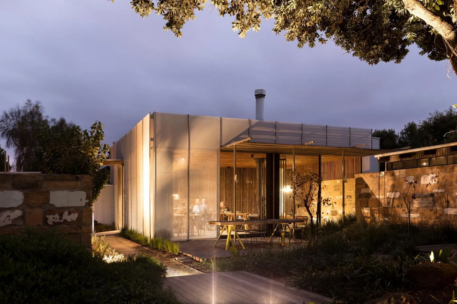 Restaurant/places to eat in Drift House