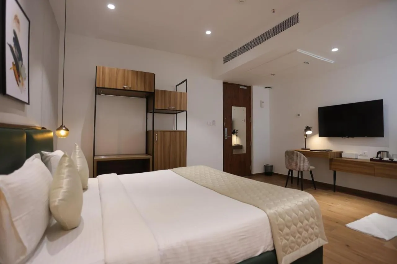 TV and multimedia in Pondy Heights - Suites and Studios