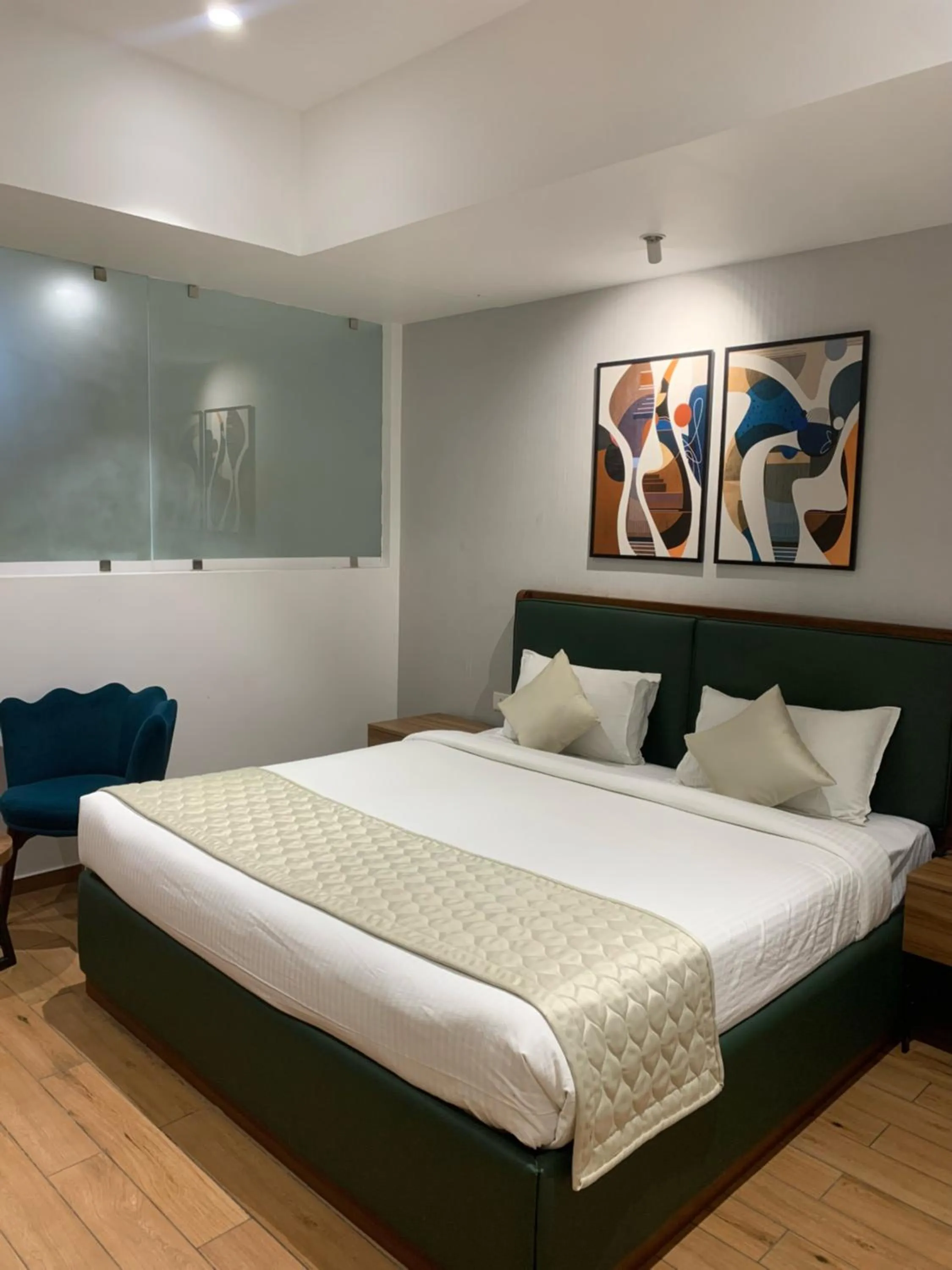 Bed in Pondy Heights - Suites and Studios