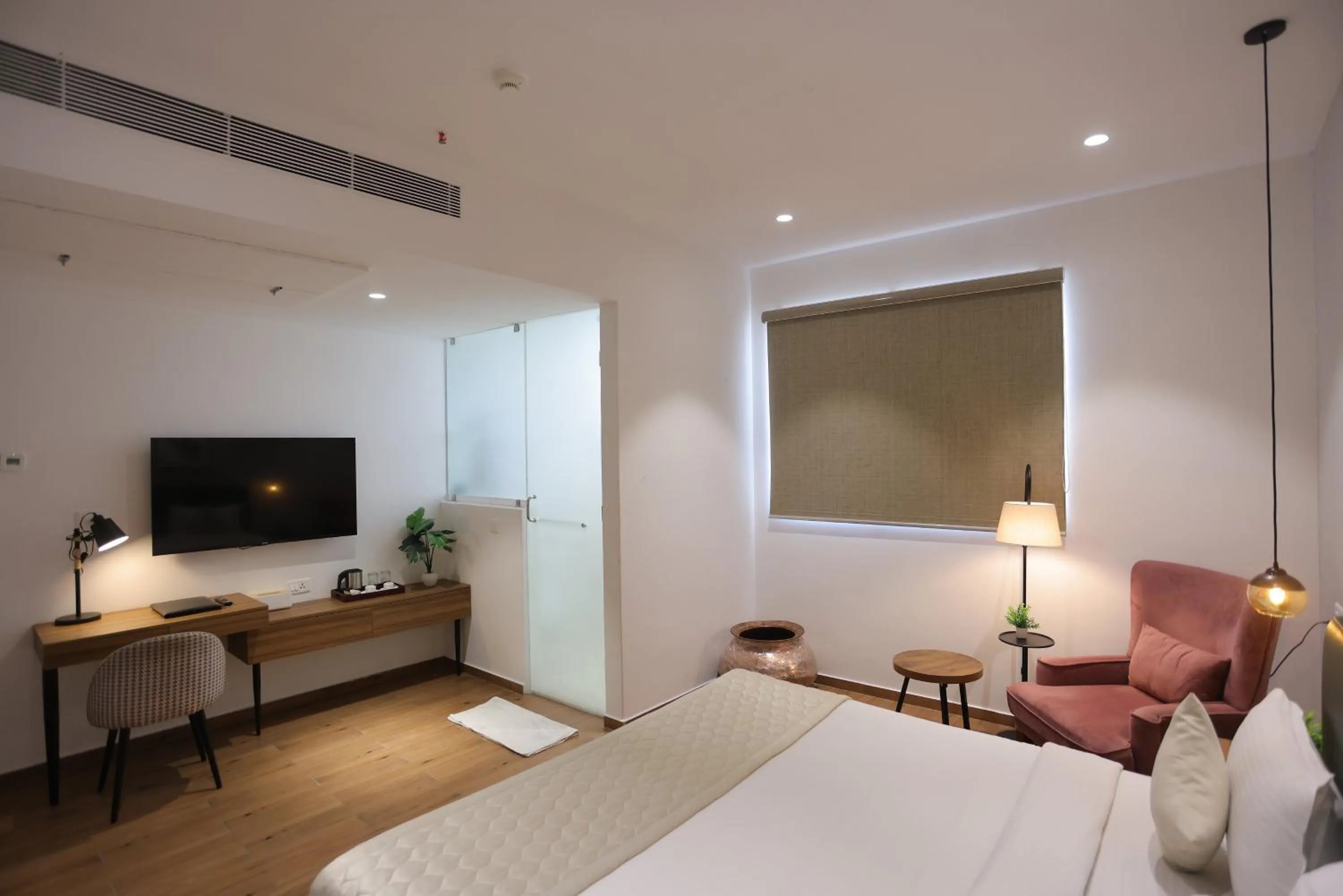 TV and multimedia in Pondy Heights - Suites and Studios