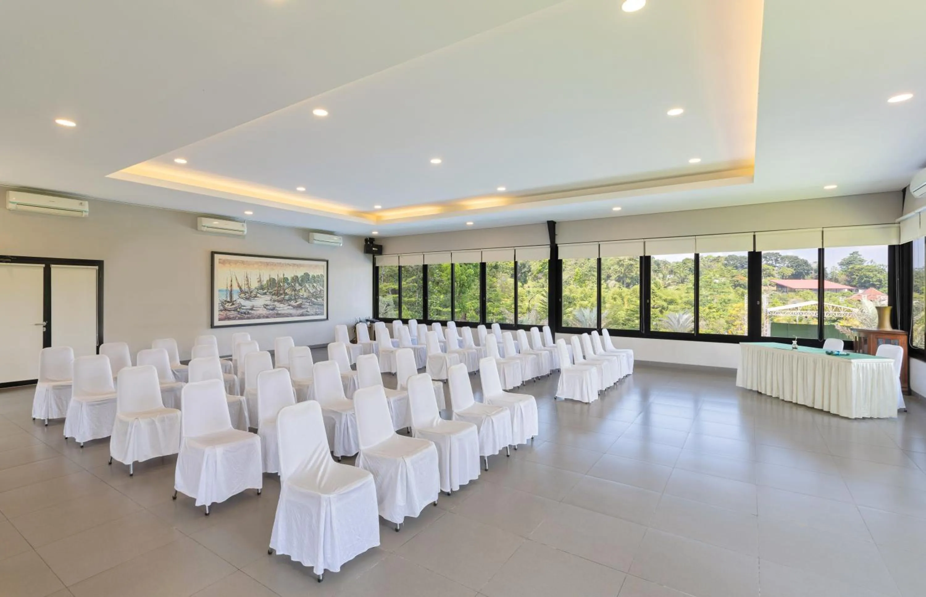 Meeting/conference room in The Glamping at ARTOTEL Pelangi Park