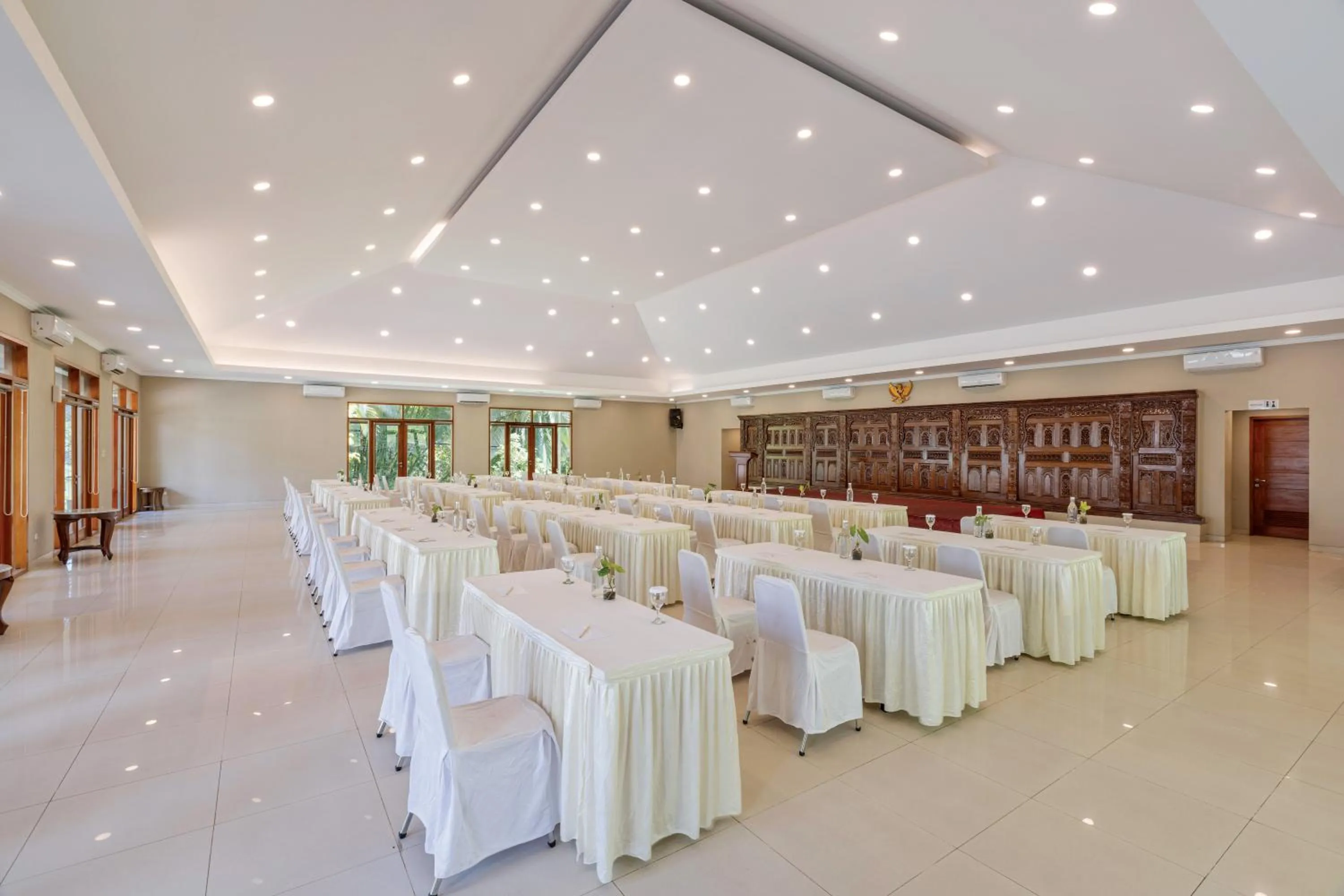 Meeting/conference room in The Glamping at ARTOTEL Pelangi Park